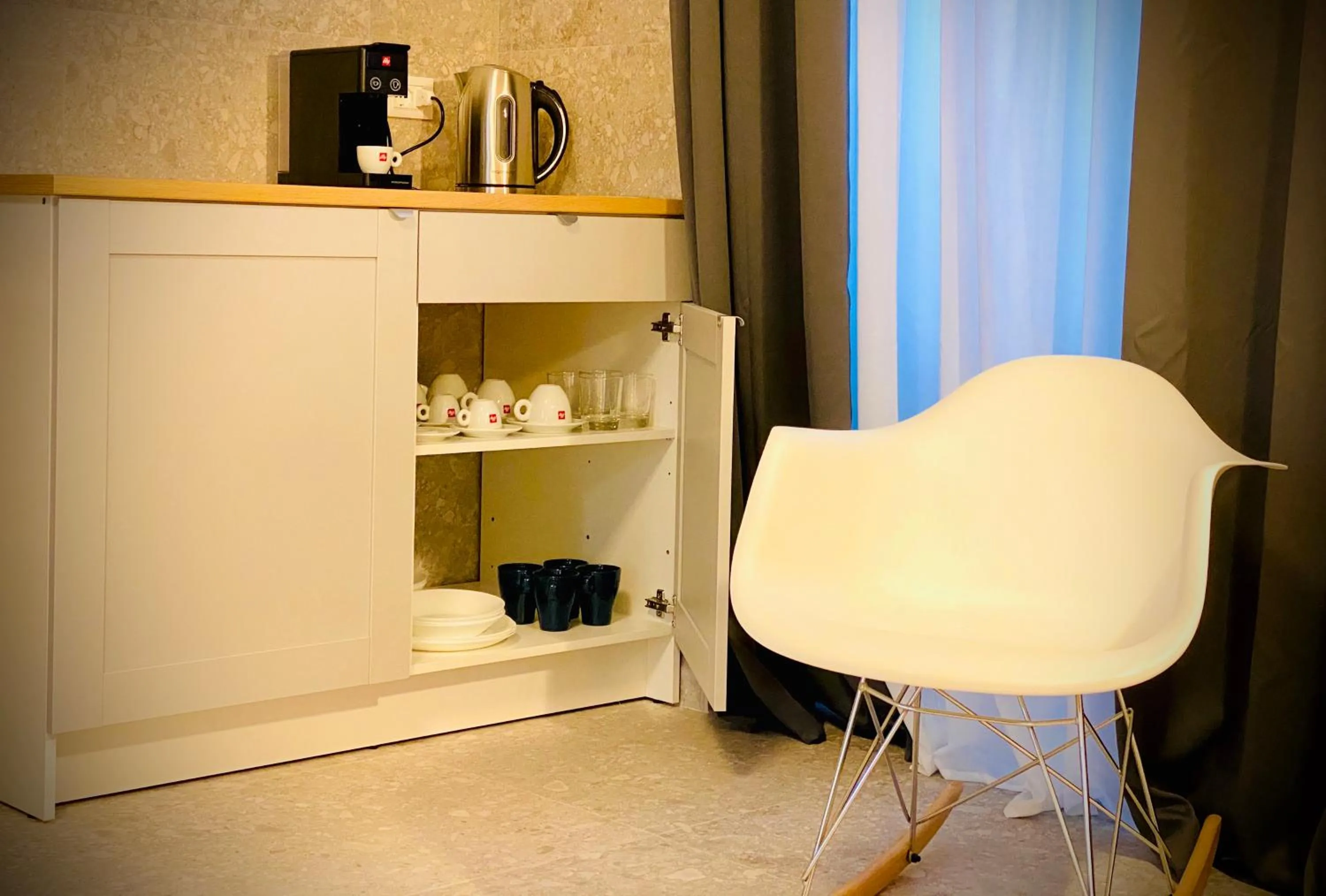 Coffee/tea facilities in Crops City Stay