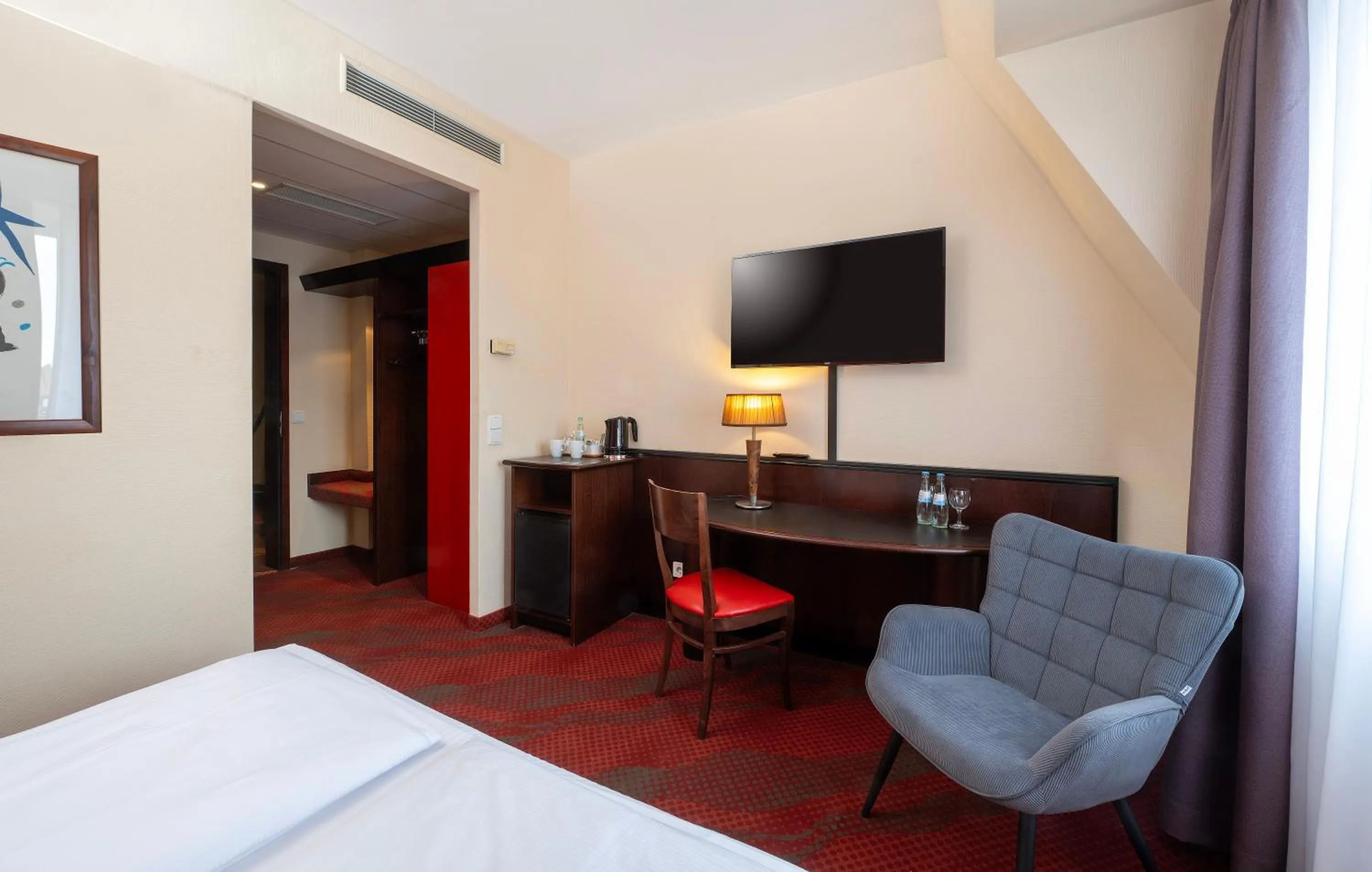 TV and multimedia, Bed in SORAT Hotel Cottbus