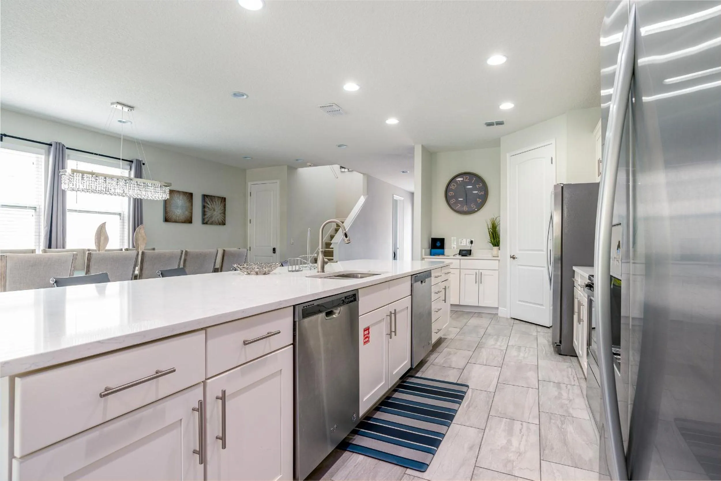 Kitchen or kitchenette in Upscale Modern Getaway home with heated pool/hot tub, 9 beds 8.5 bath Sleeps 18+