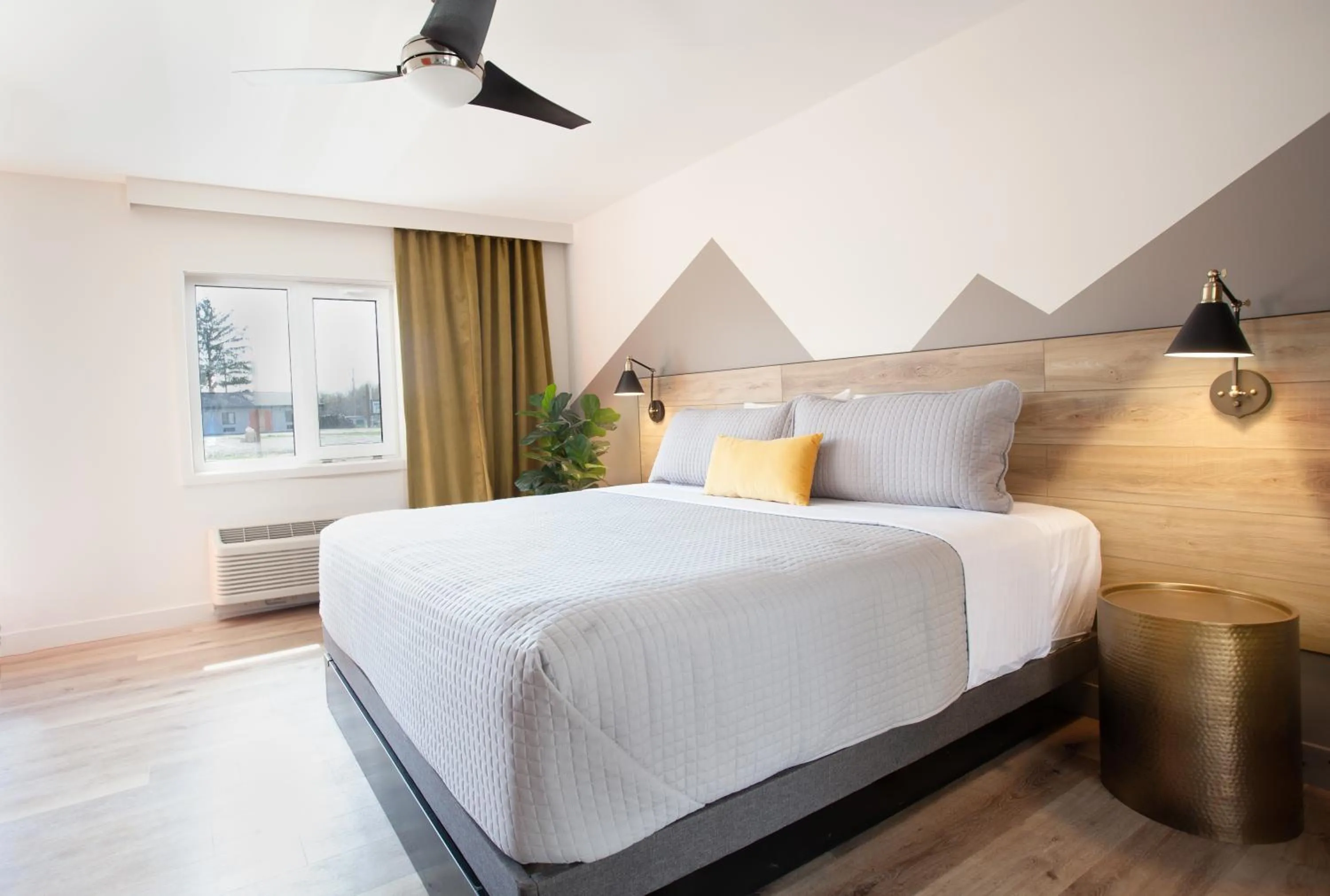4411 Inn & Suites