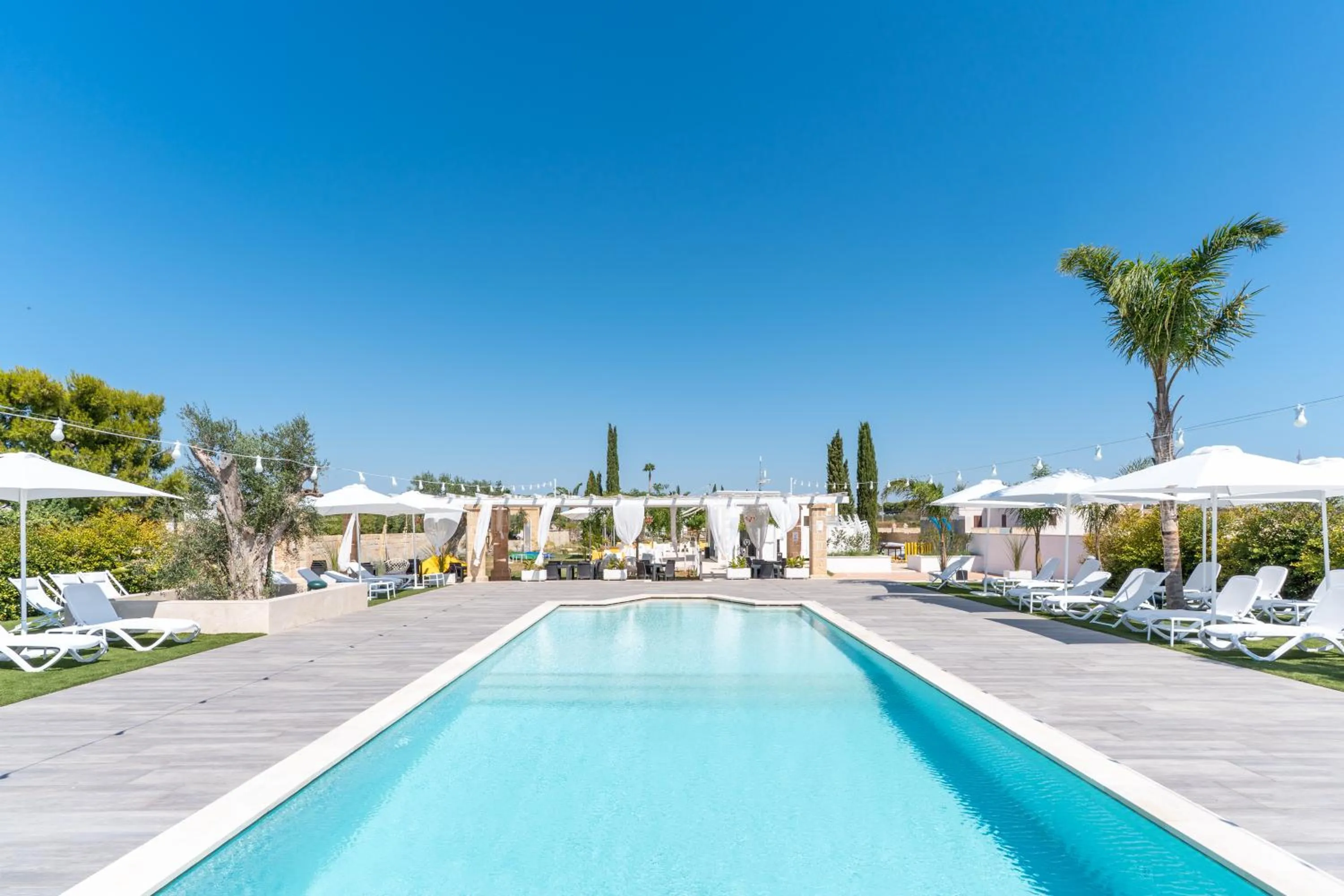 Swimming pool in B&B I Tarocchi