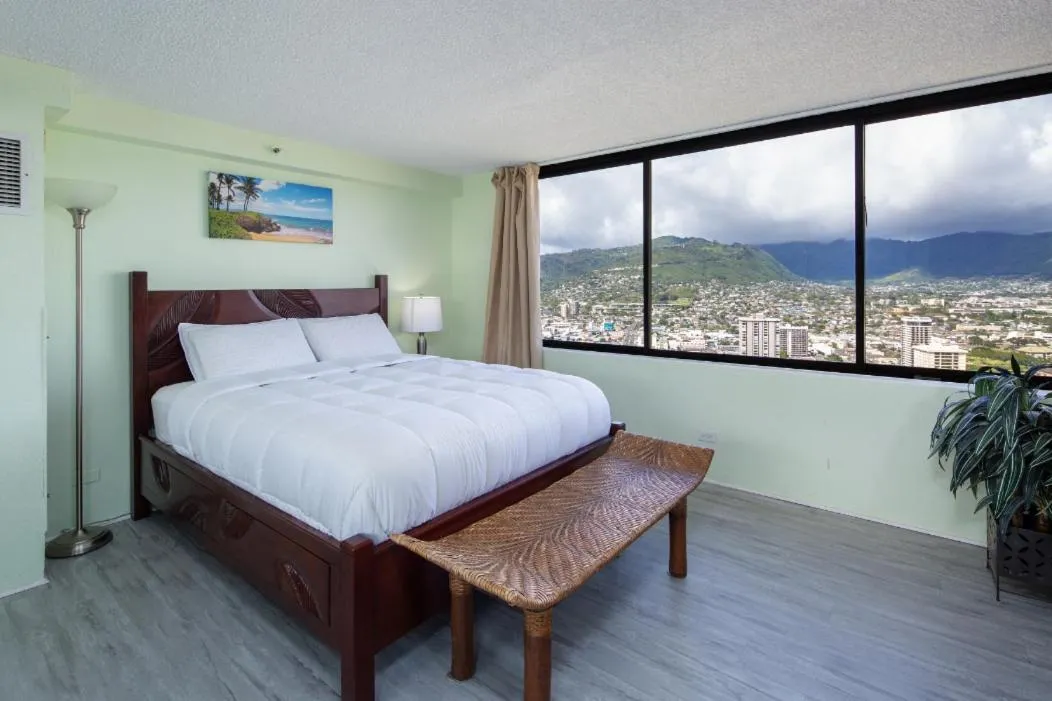 Bed in 2 Bedroom Penthouse w/Ocean Views