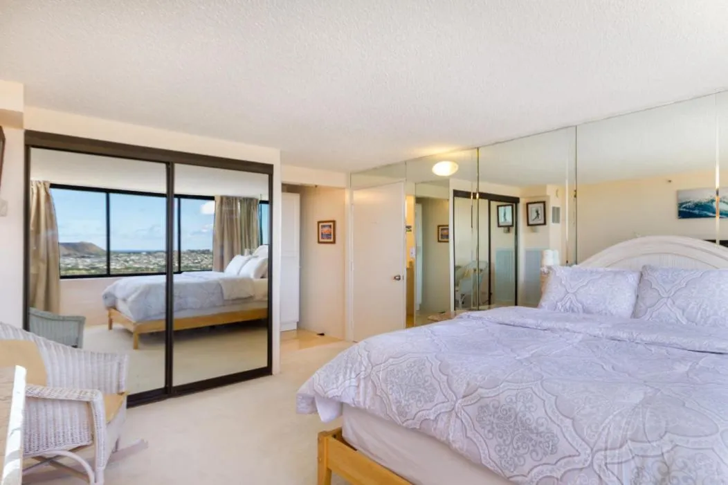 Bed in 2 Bedroom Penthouse w/Ocean Views