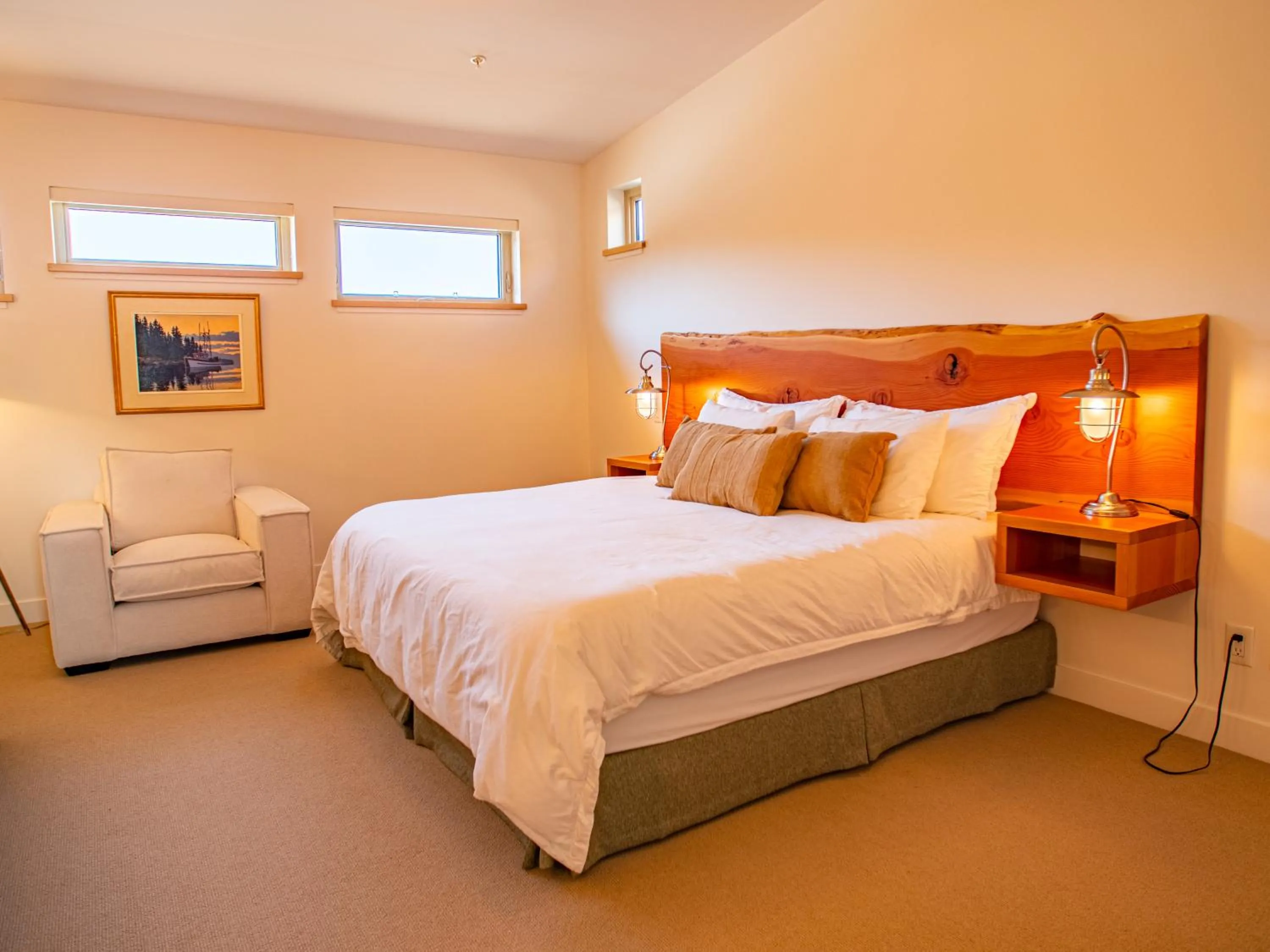 Bedroom, Bed in The Moorage