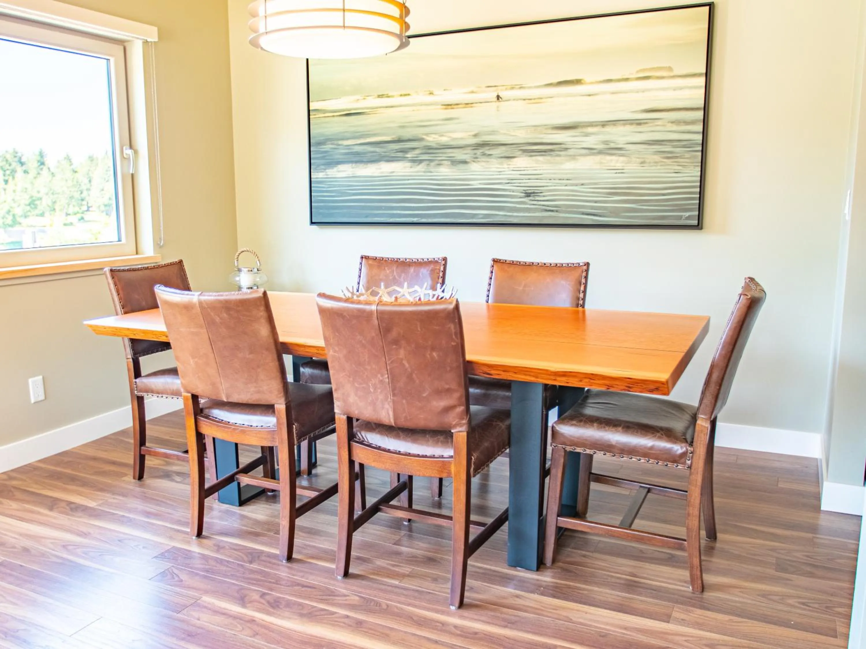 Dining area in The Moorage