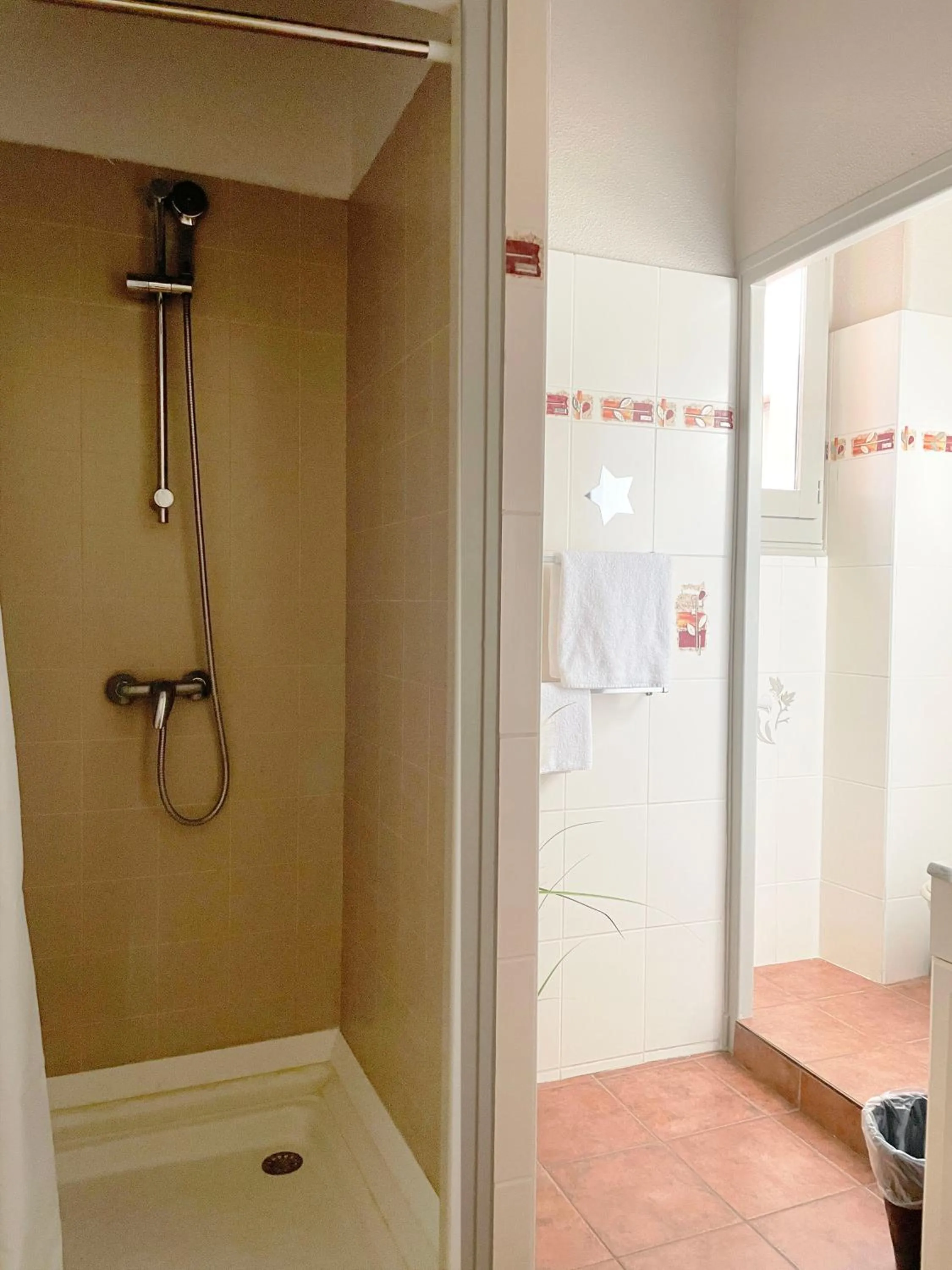 L'EMBLEME - BOUTIQUE HOTEL