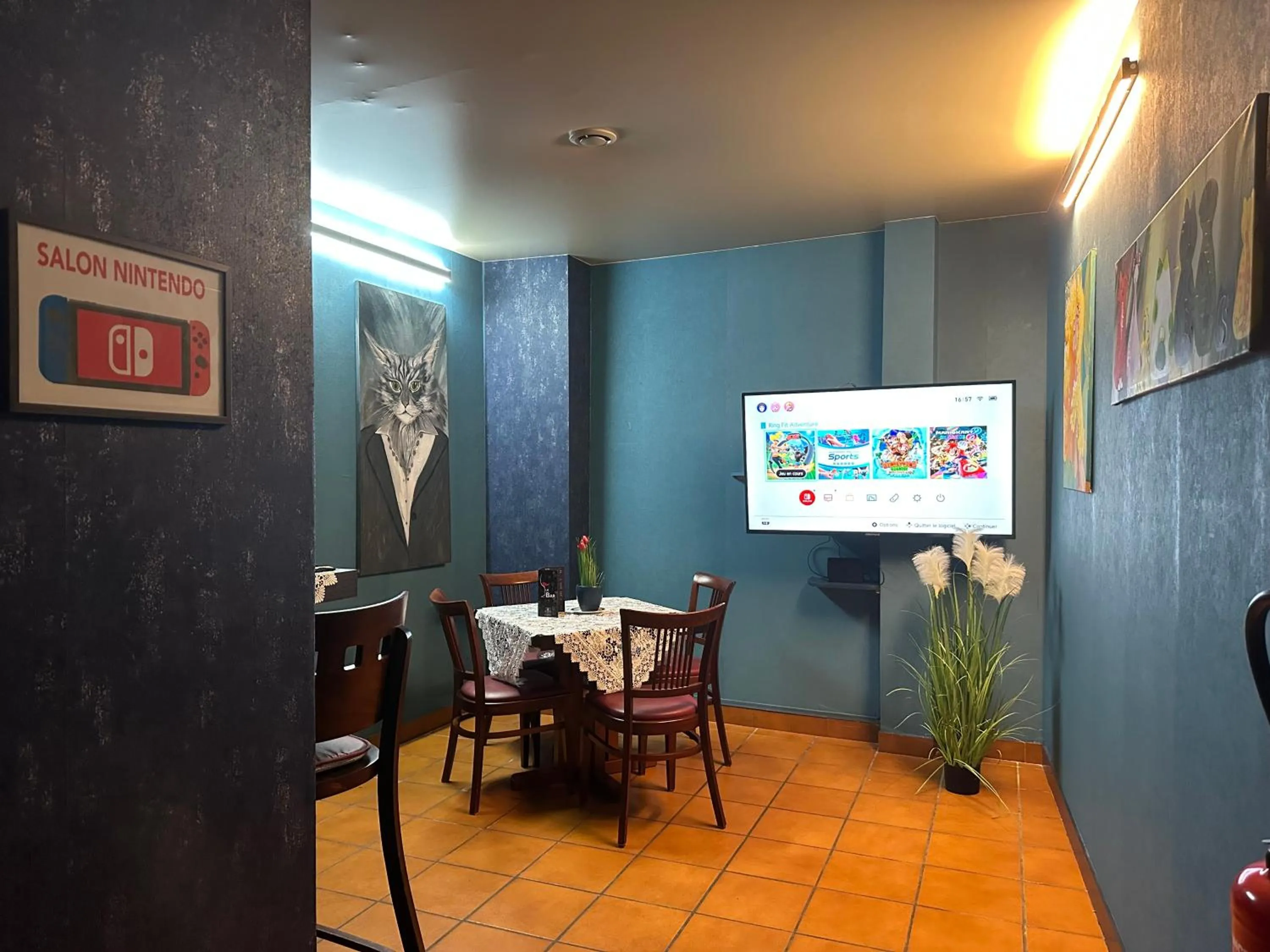 TV and multimedia in L'EMBLEME - BOUTIQUE HOTEL