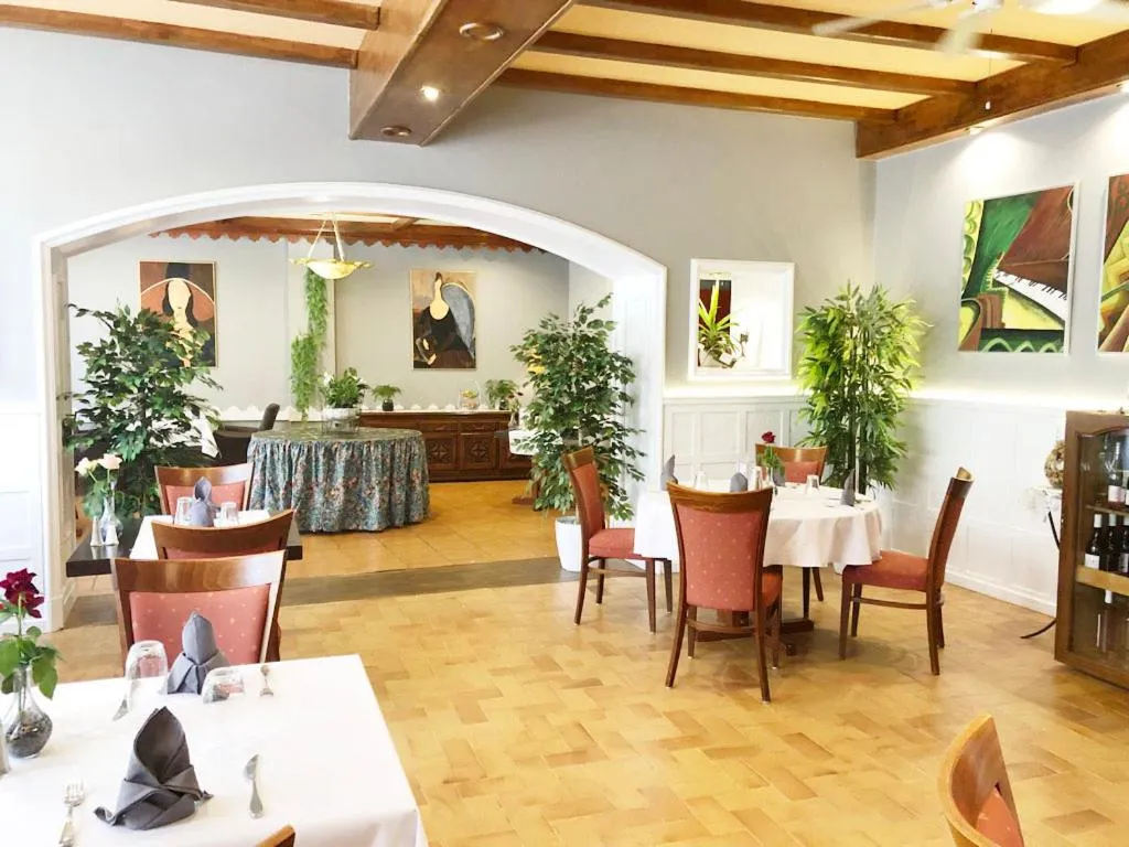 Restaurant/places to eat in L'EMBLEME - BOUTIQUE HOTEL