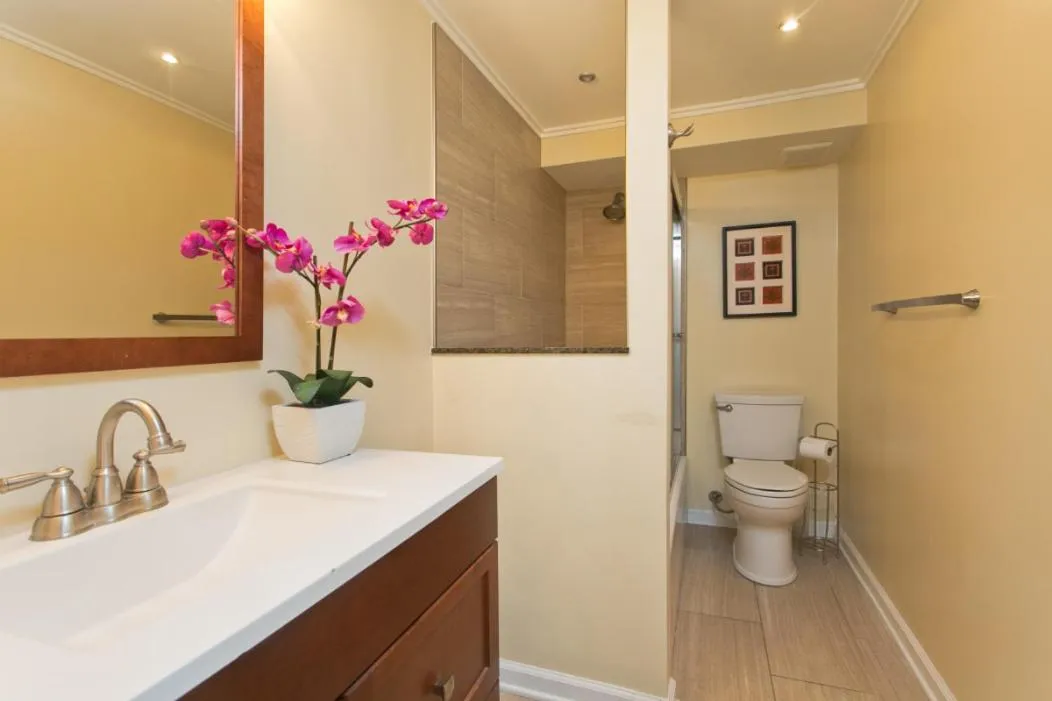 2 Bedroom Corner Suite & Tropical Views