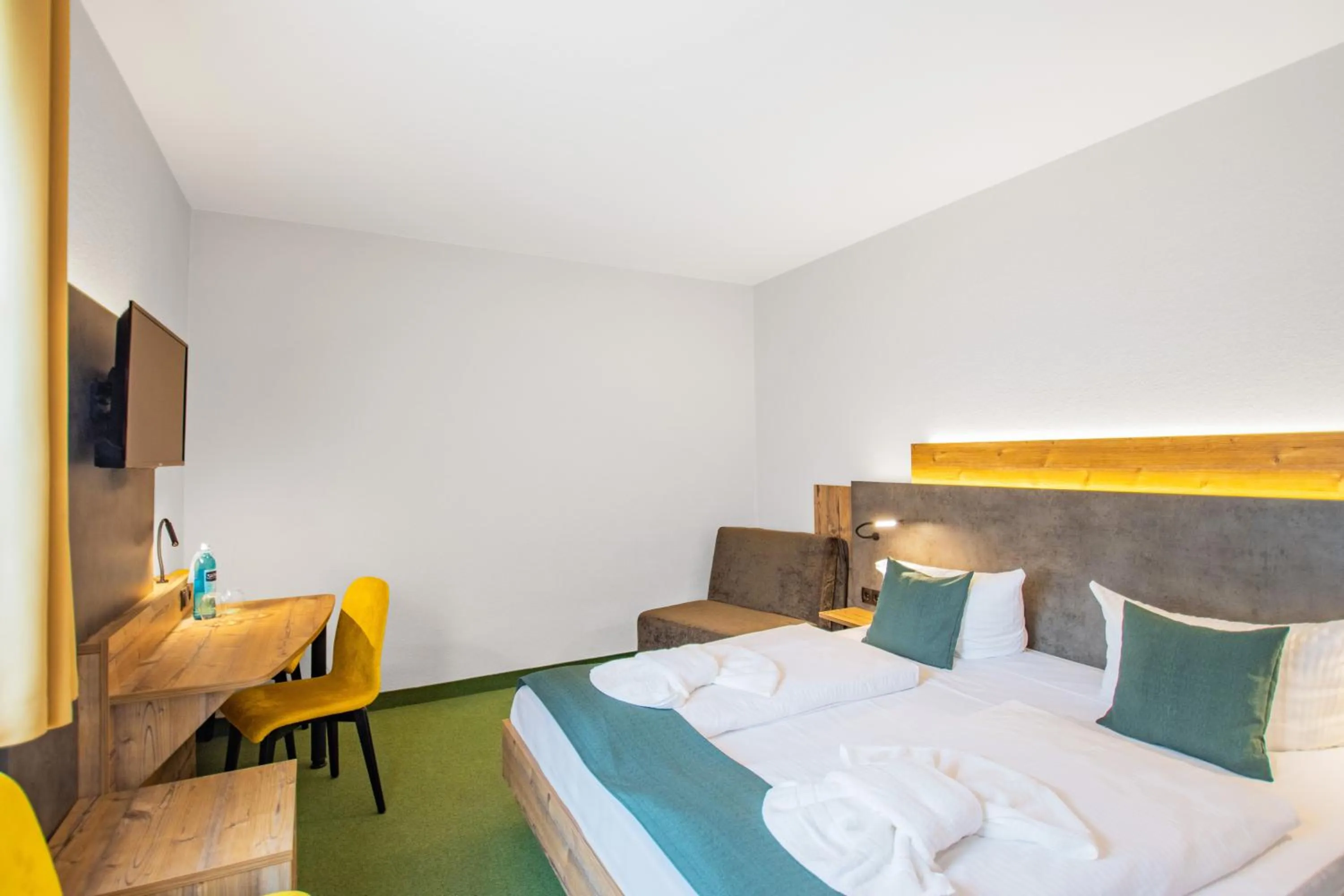 Photo of the whole room, Bed in Ferien Hotel Spreewald