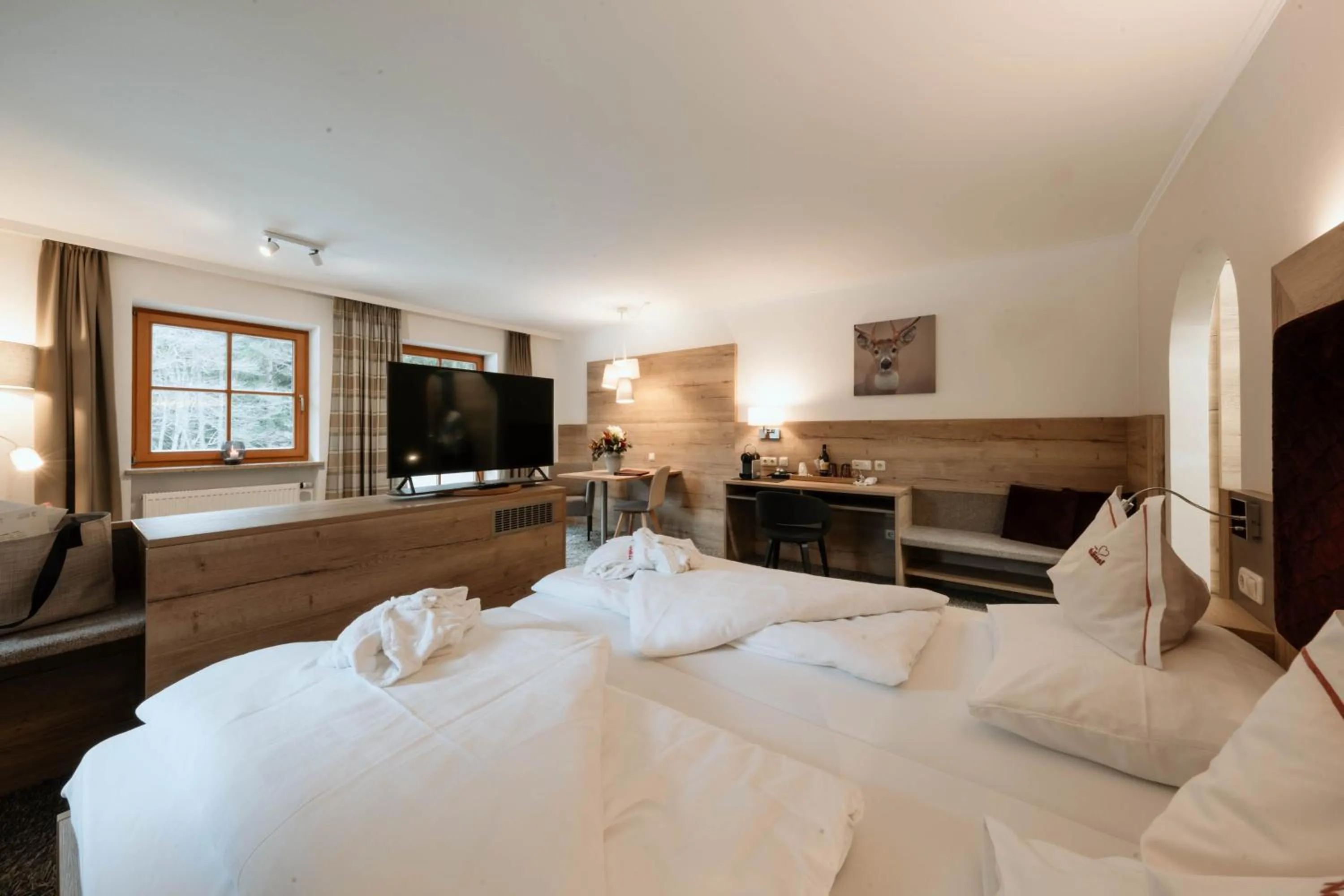 Photo of the whole room, Bed in Hotel Neuhäusl Superior