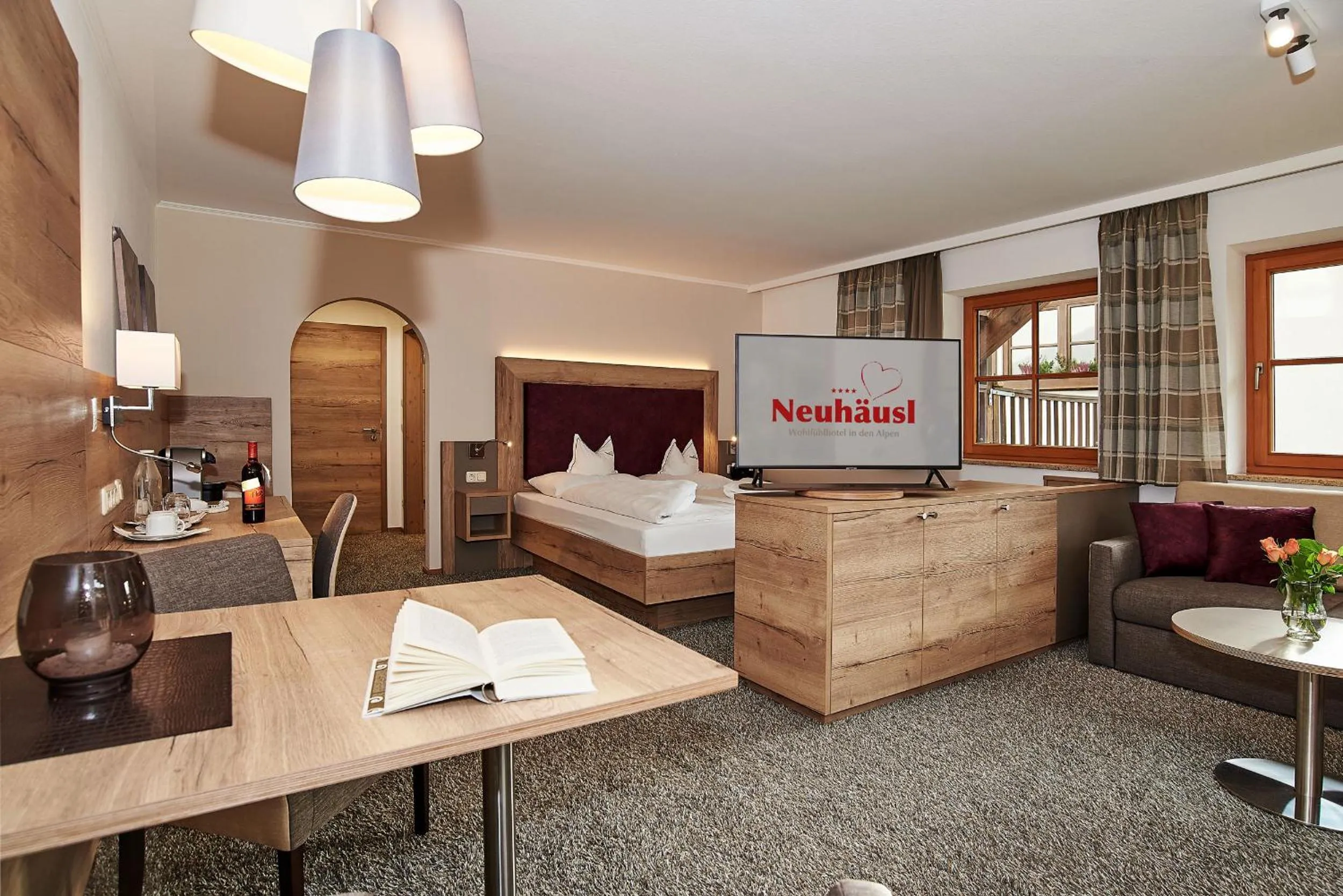 Photo of the whole room, Bed in Hotel Neuhäusl Superior