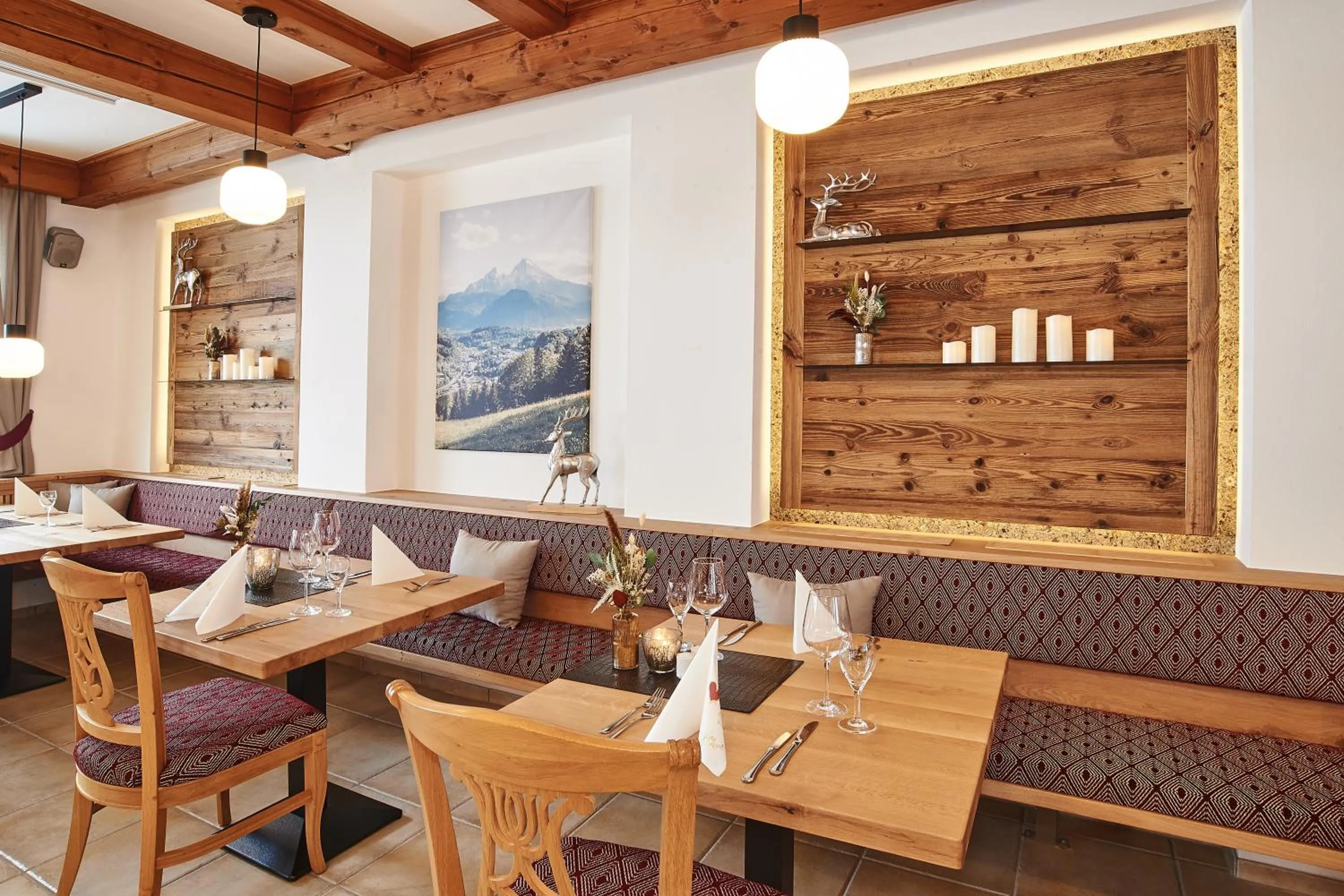 Restaurant/places to eat in Hotel Neuhäusl Superior