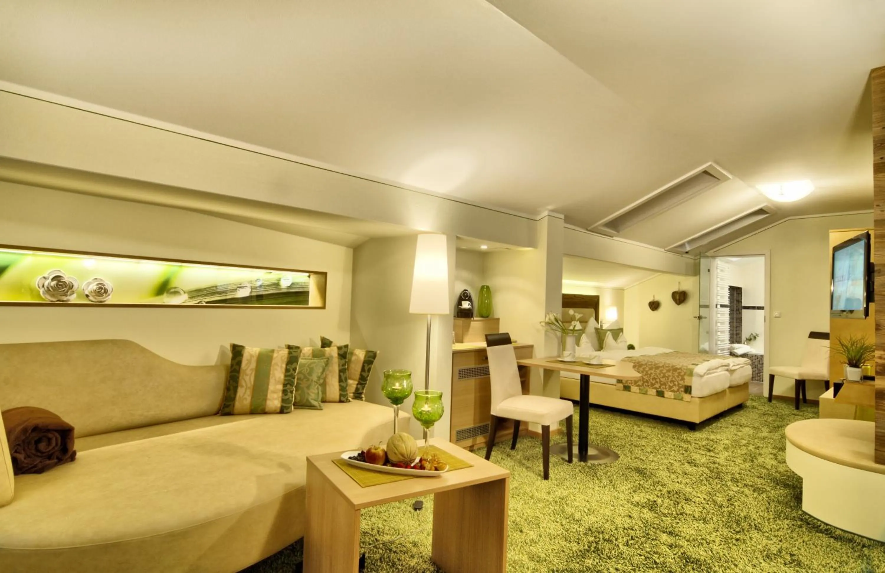 Photo of the whole room, Bed in Hotel Neuhäusl Superior