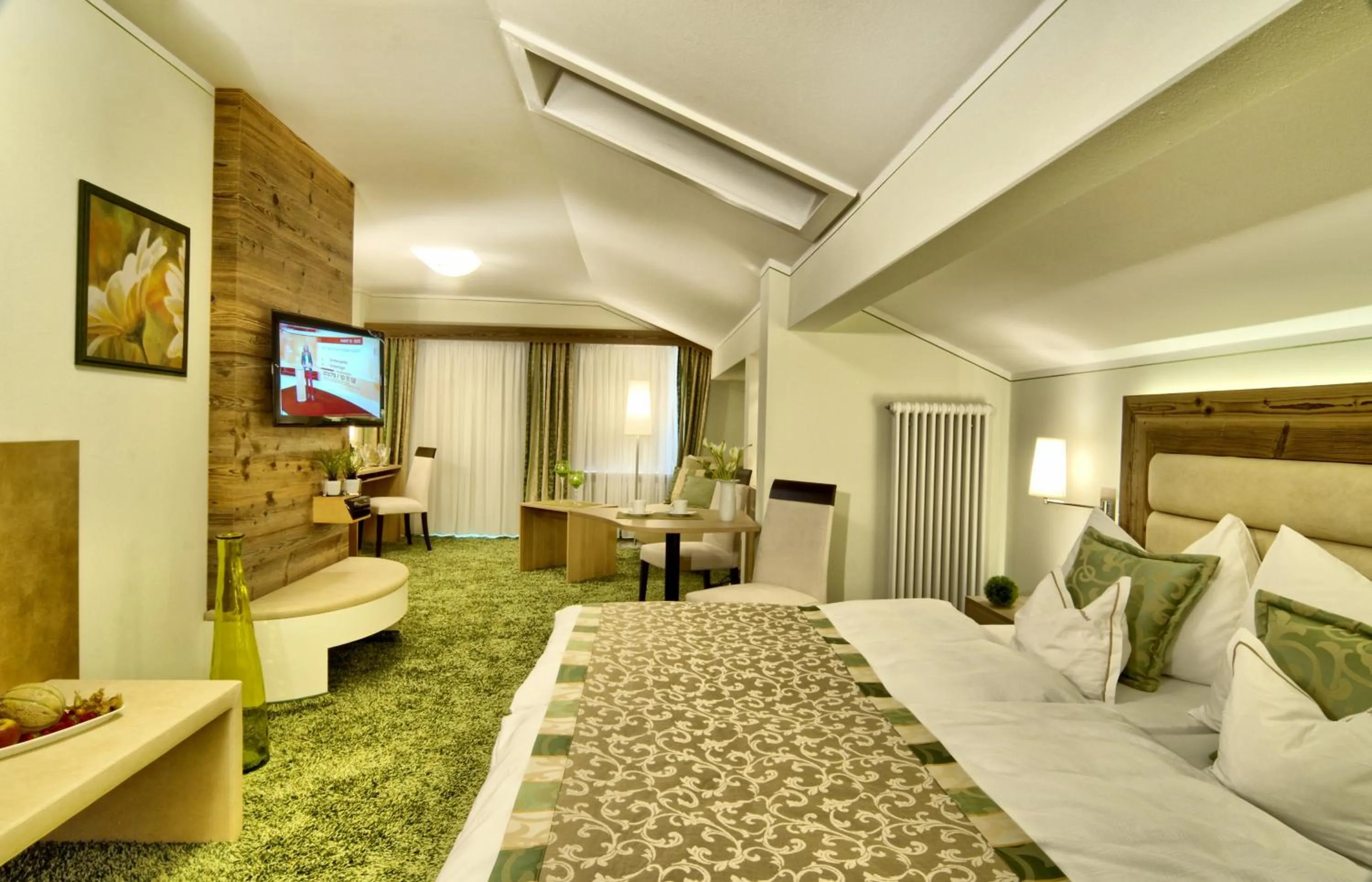 Photo of the whole room, Bed in Hotel Neuhäusl Superior