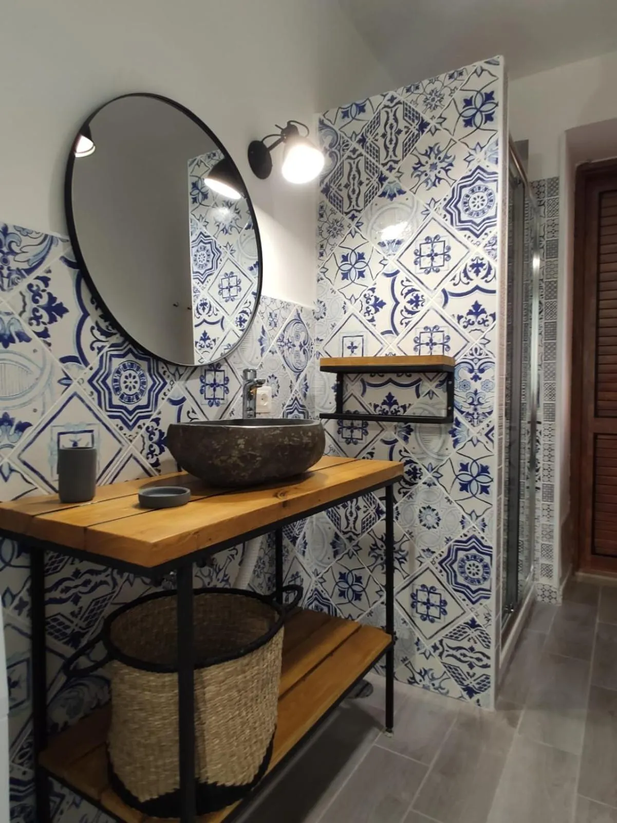 Shower in B&B Mediterranea