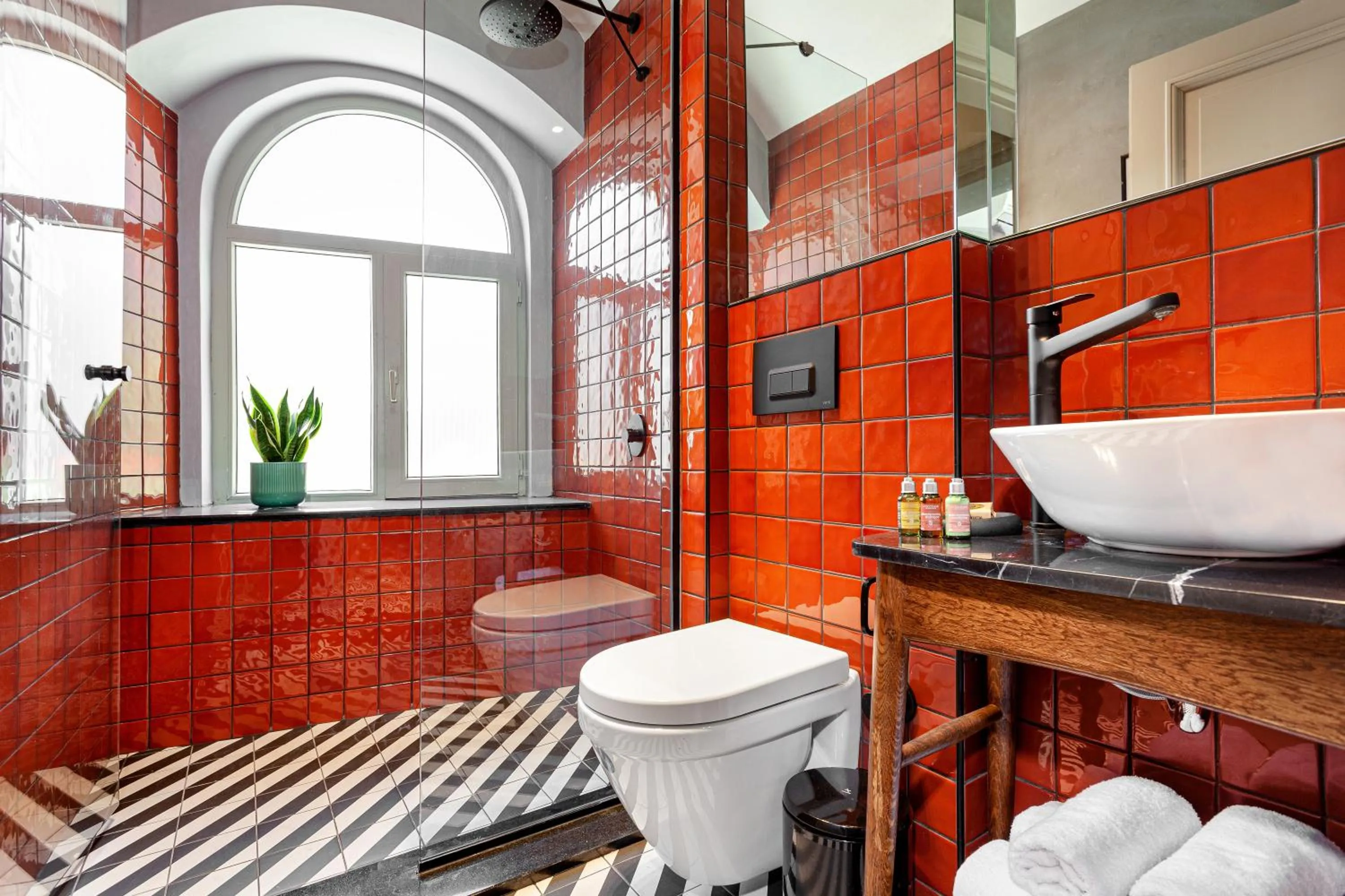 Shower in World House Boutique Hotel Galata