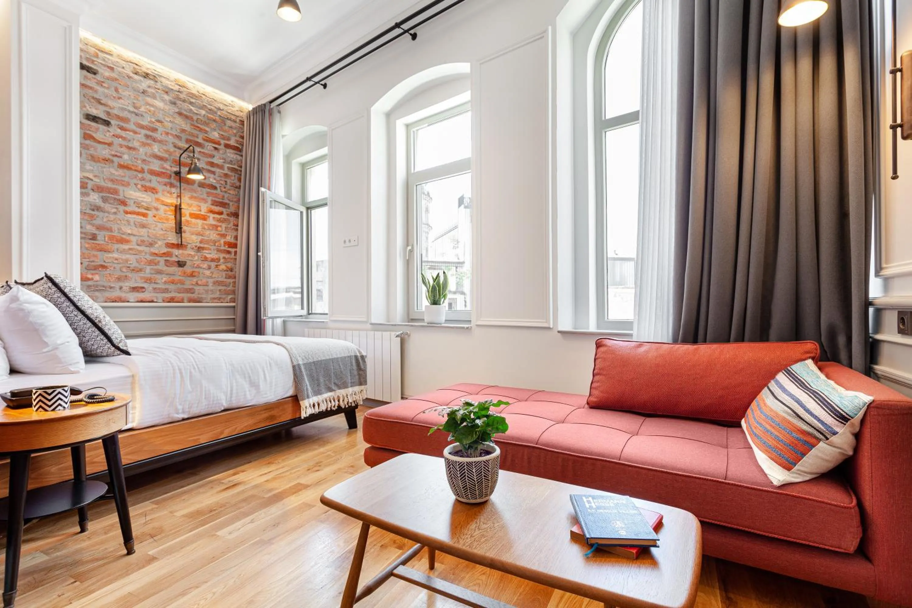 Seating area, Bed in World House Boutique Hotel Galata