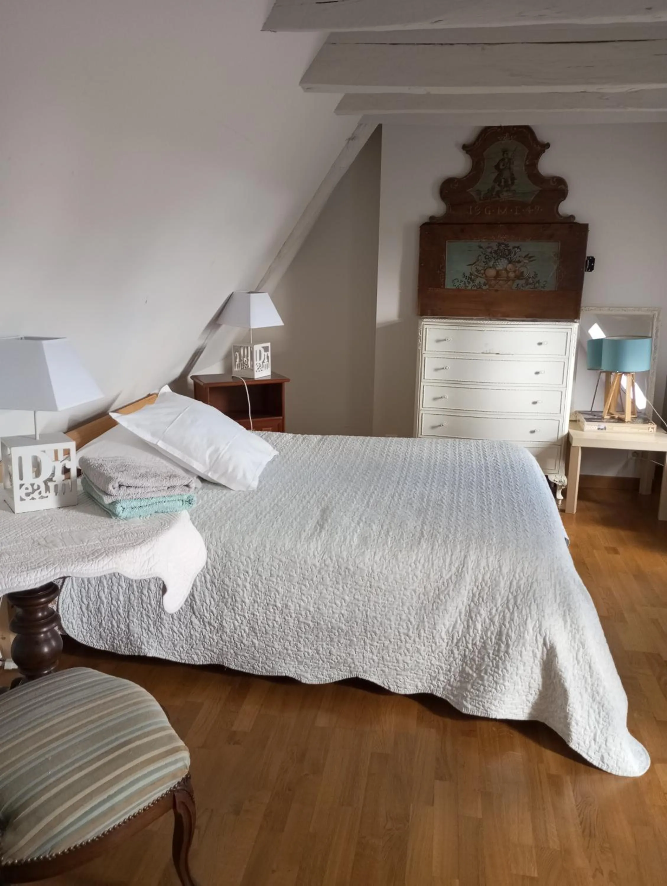 Bed in LE PARDÈS BnB