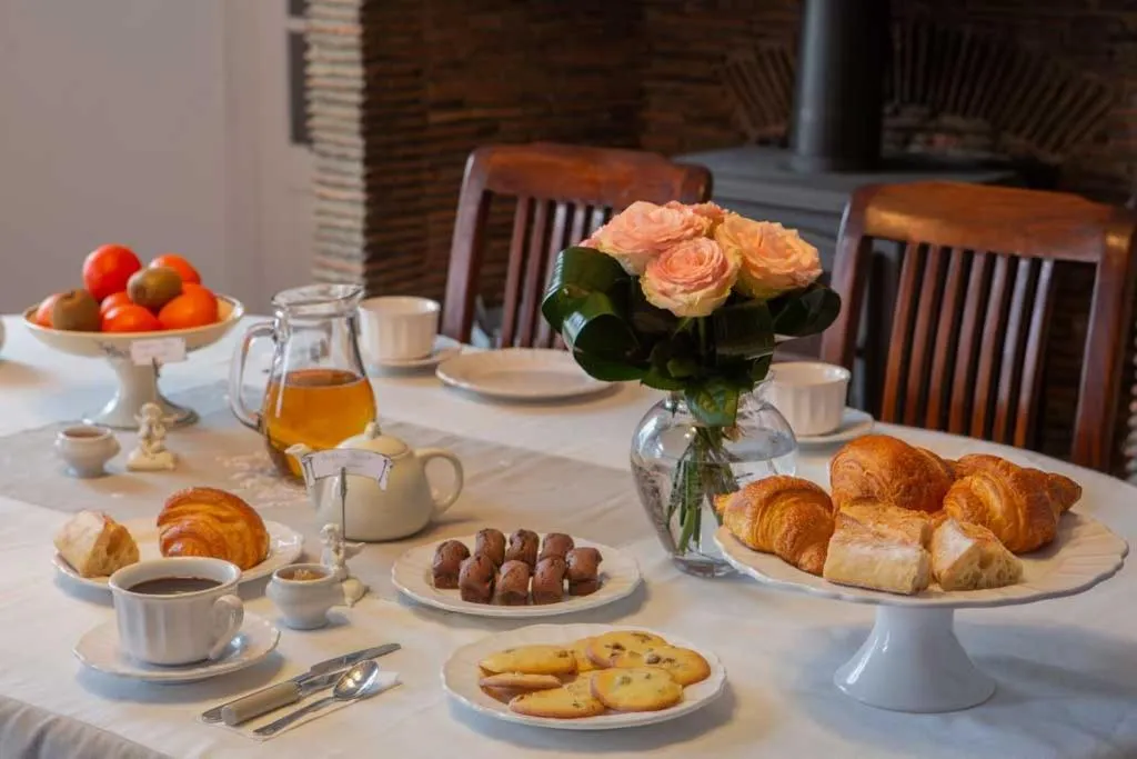 Breakfast in Couette & Confitures