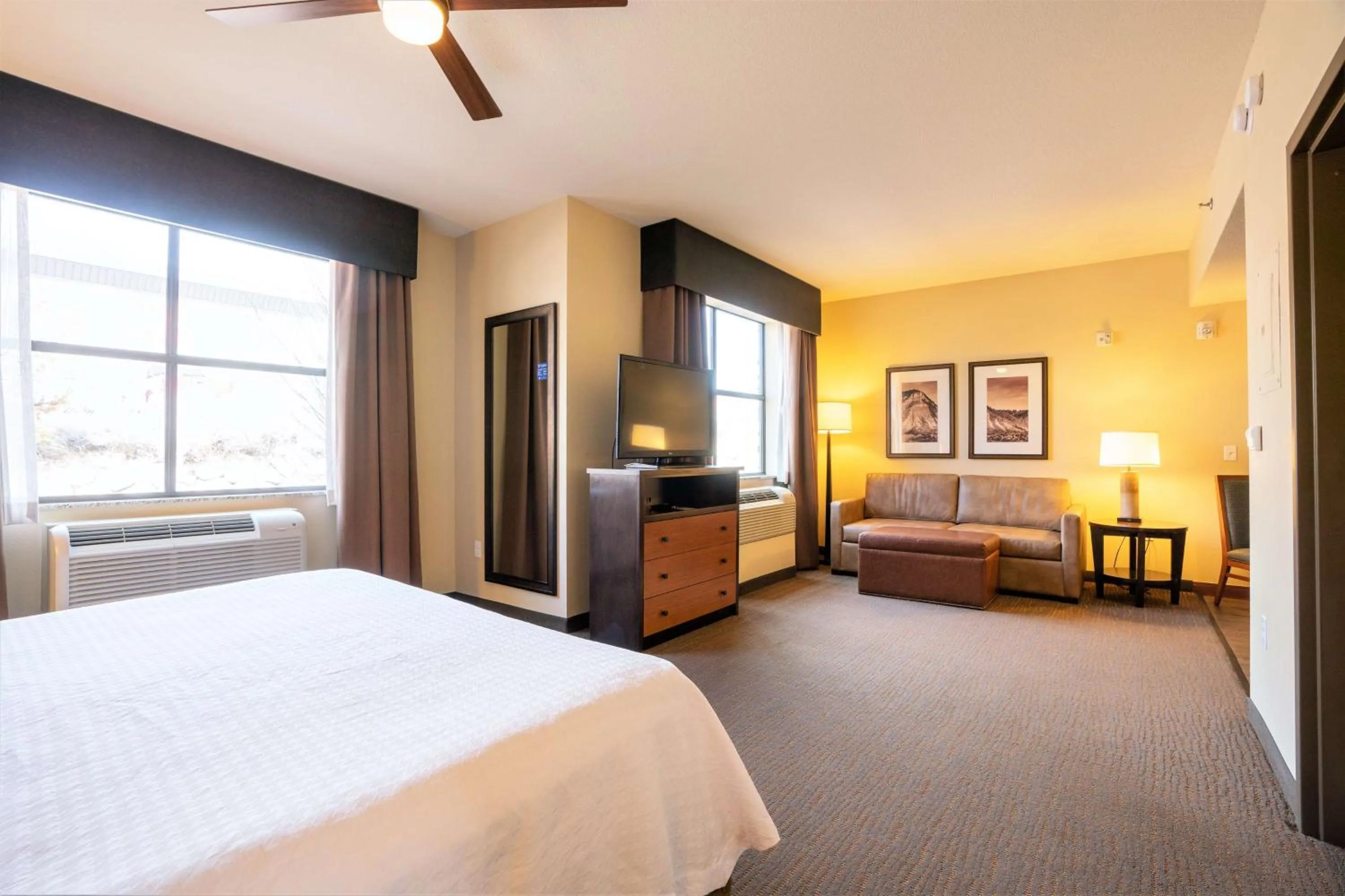 Living room, Bed in Homewood Suites by Hilton, Durango