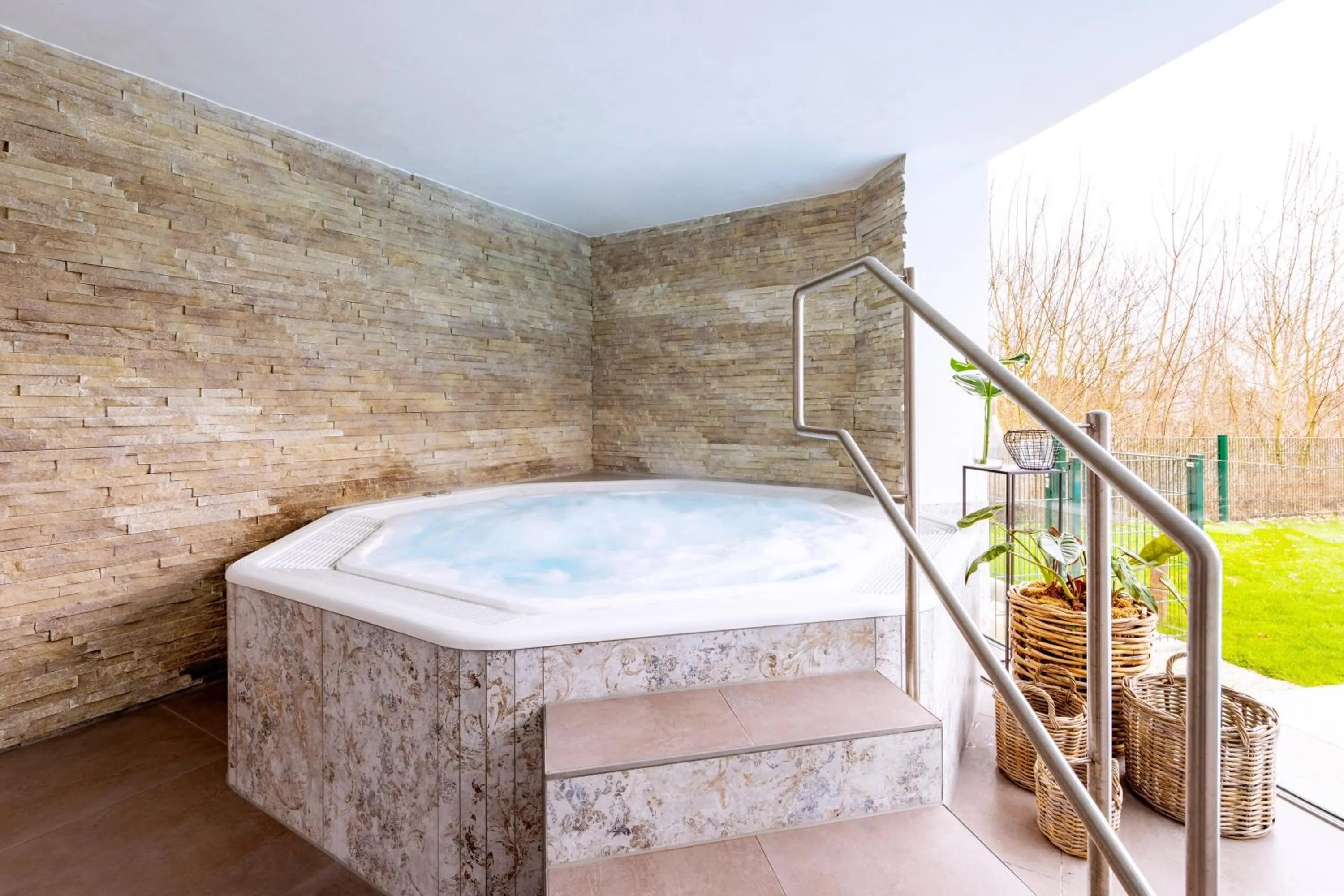 Hot Tub in Best Western Plus Parkhotel Maximilian Ottobeuren