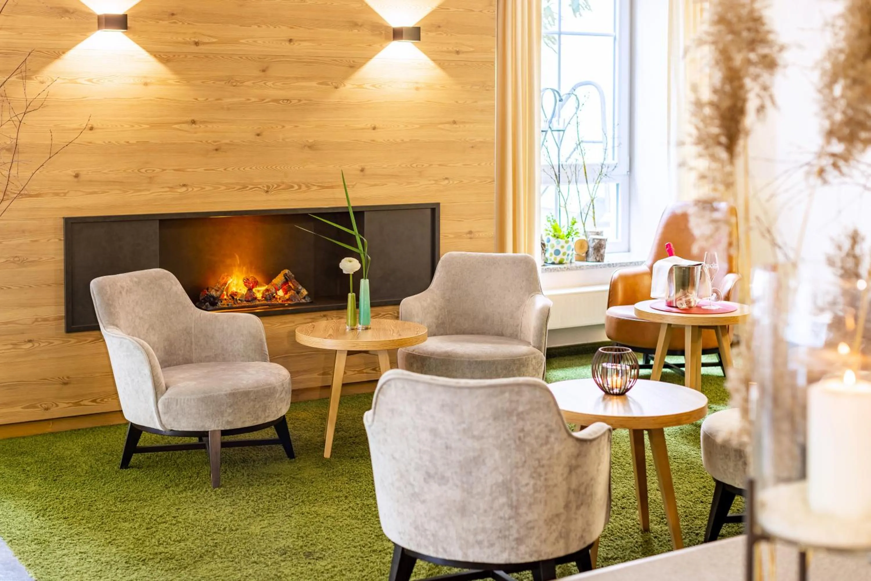 Lobby or reception in Best Western Plus Parkhotel Maximilian Ottobeuren