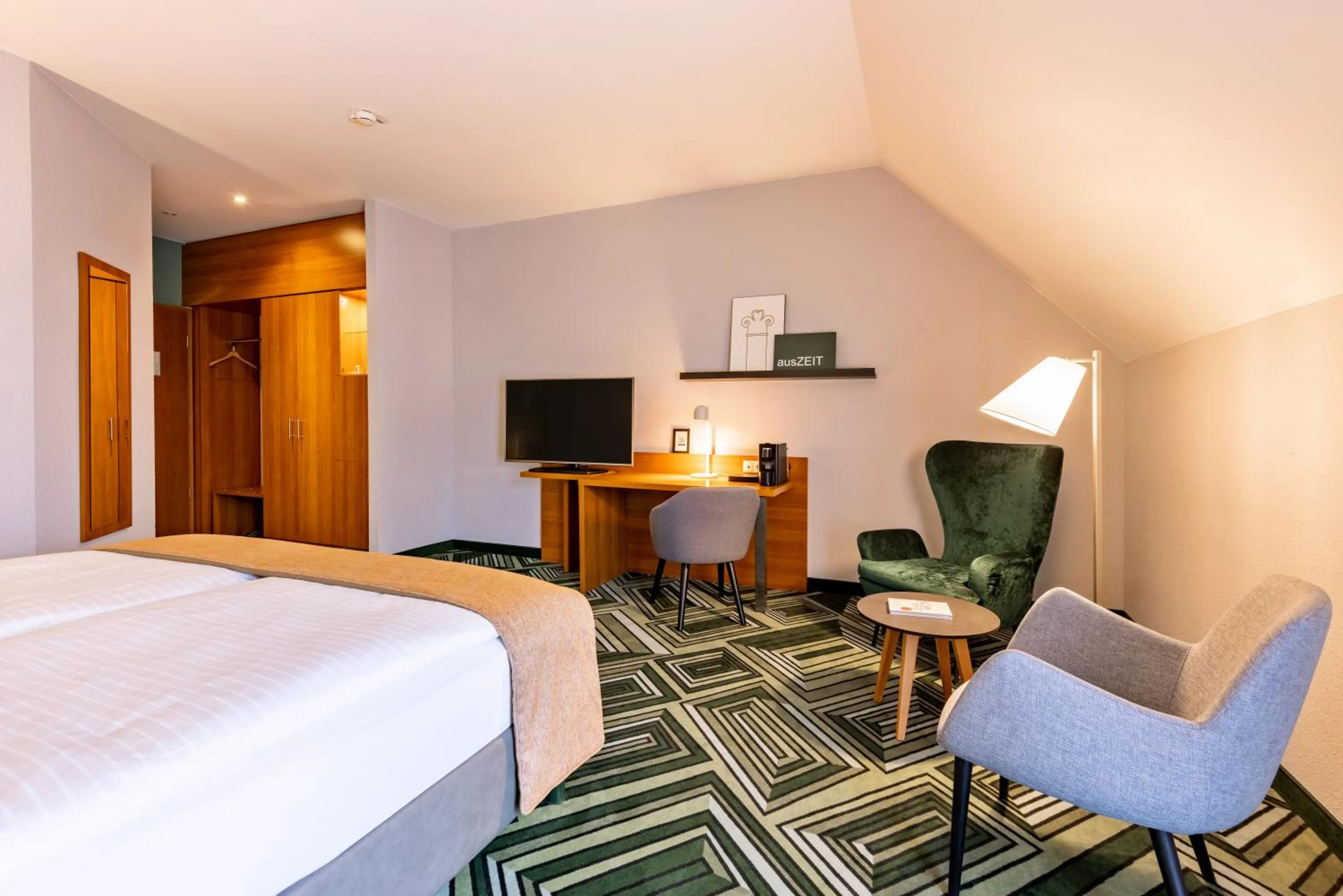 Bed in Best Western Plus Parkhotel Maximilian Ottobeuren