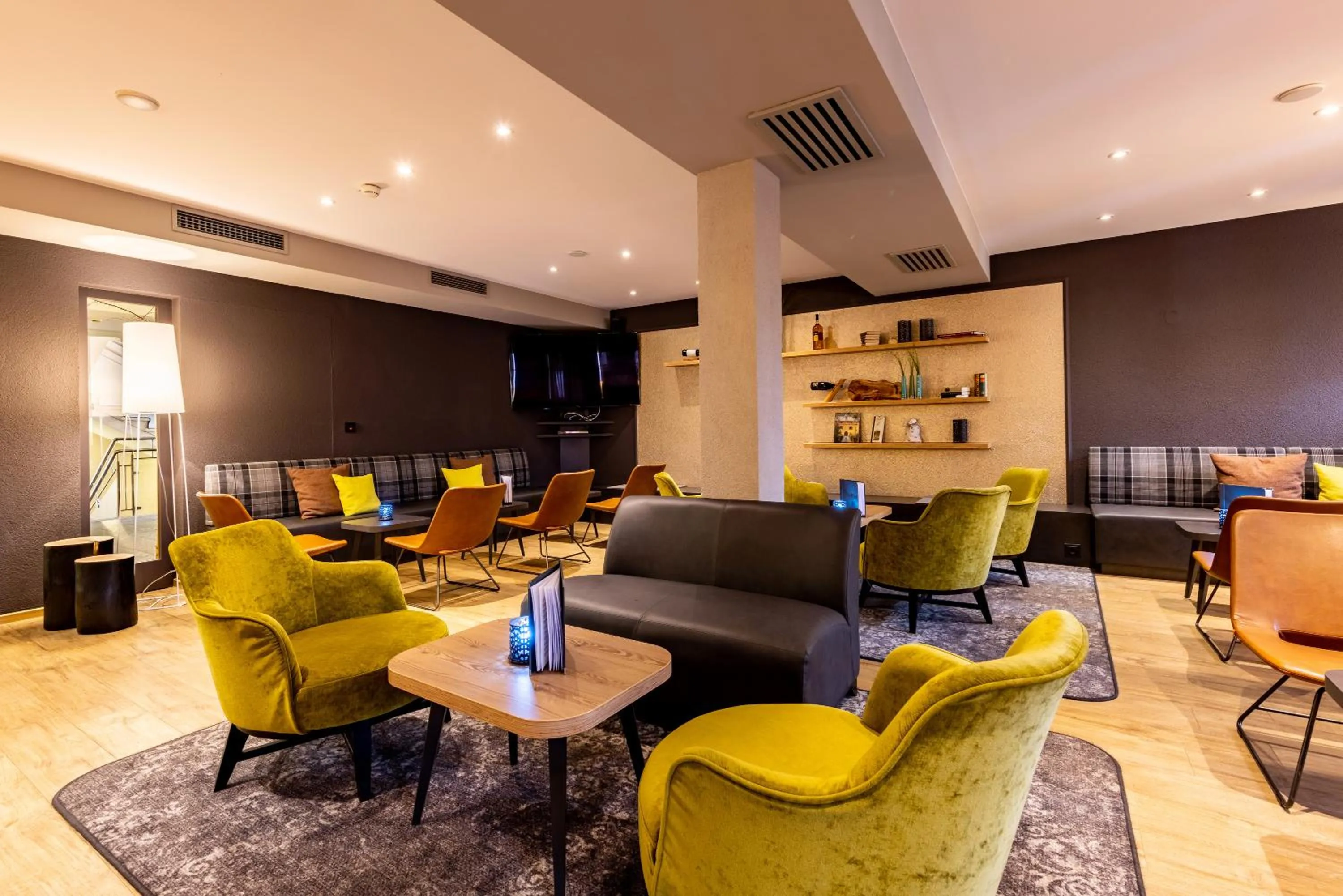 Lobby or reception in Best Western Plus Parkhotel Maximilian Ottobeuren