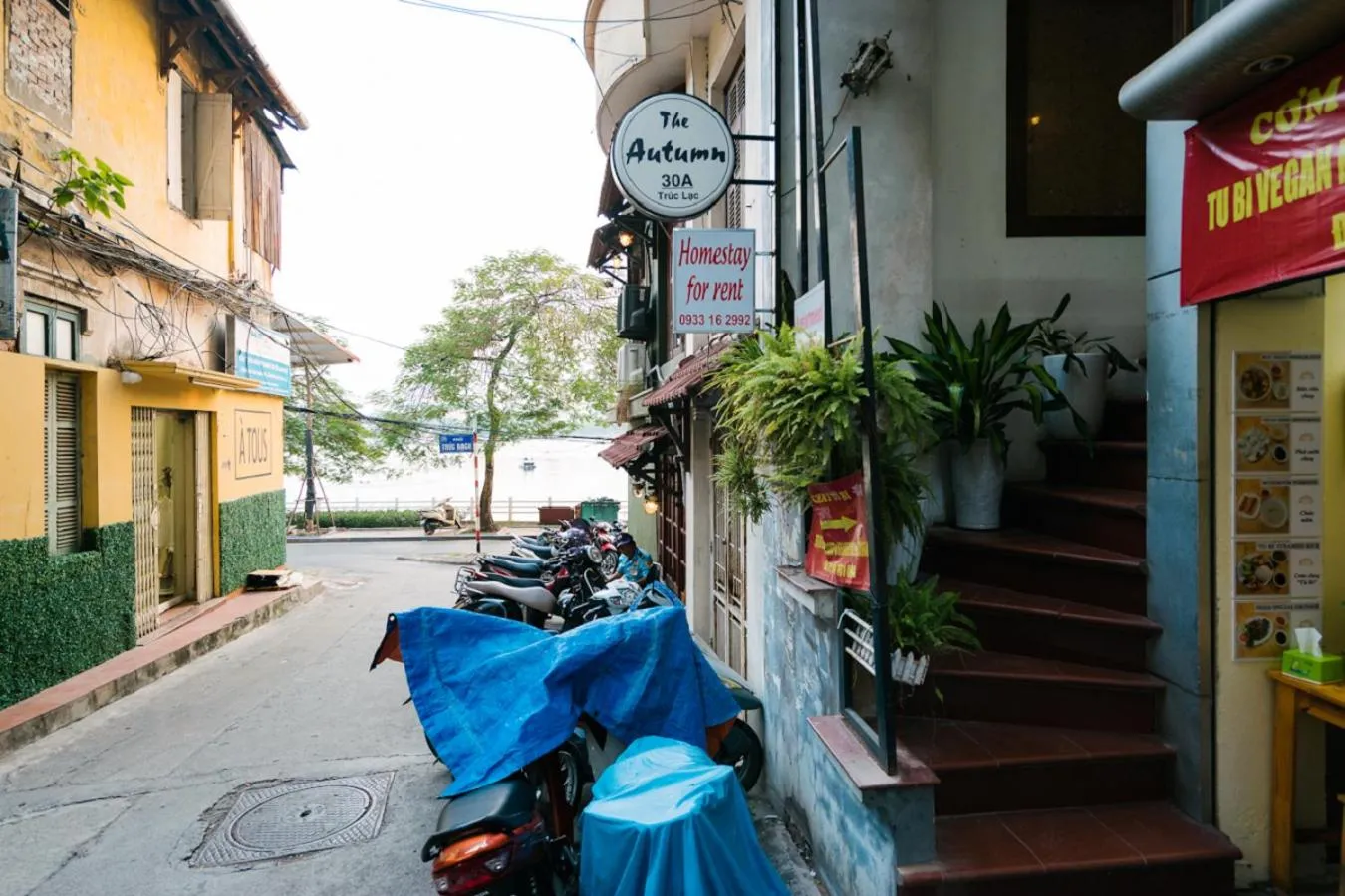 Facade/entrance in The Autumn Homestay