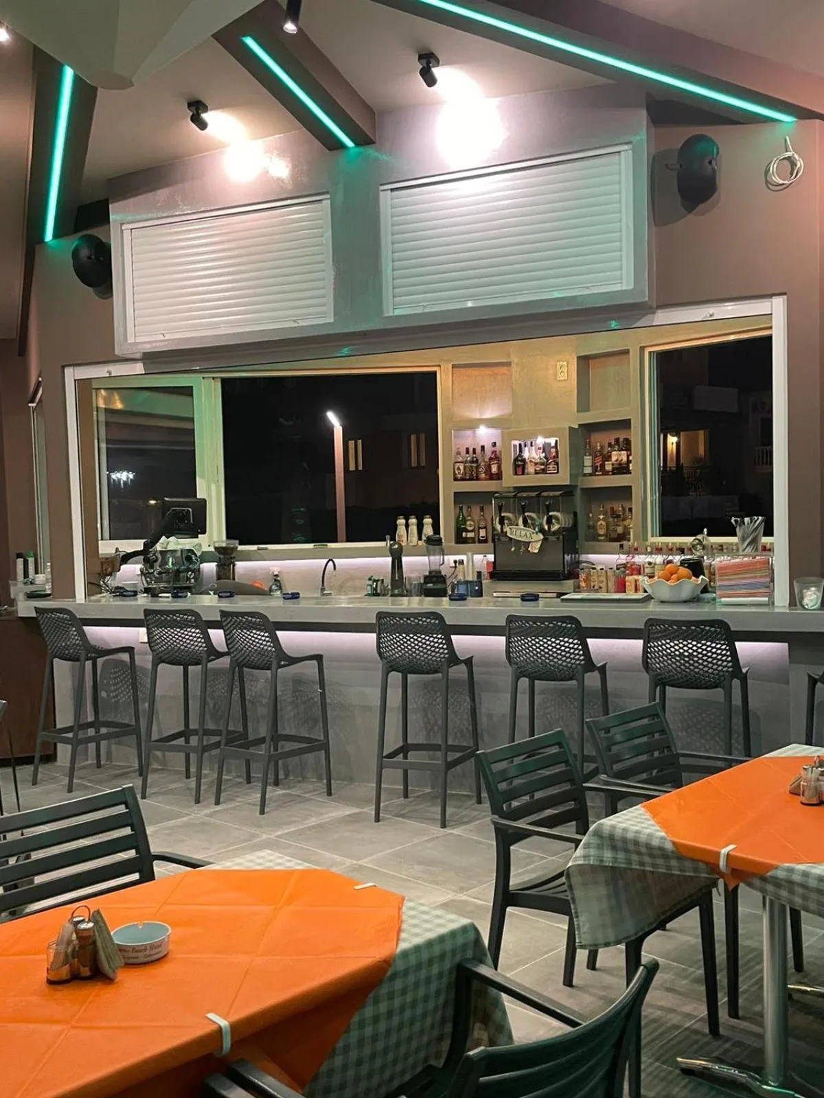 Restaurant/places to eat in Jannos Beach hotel