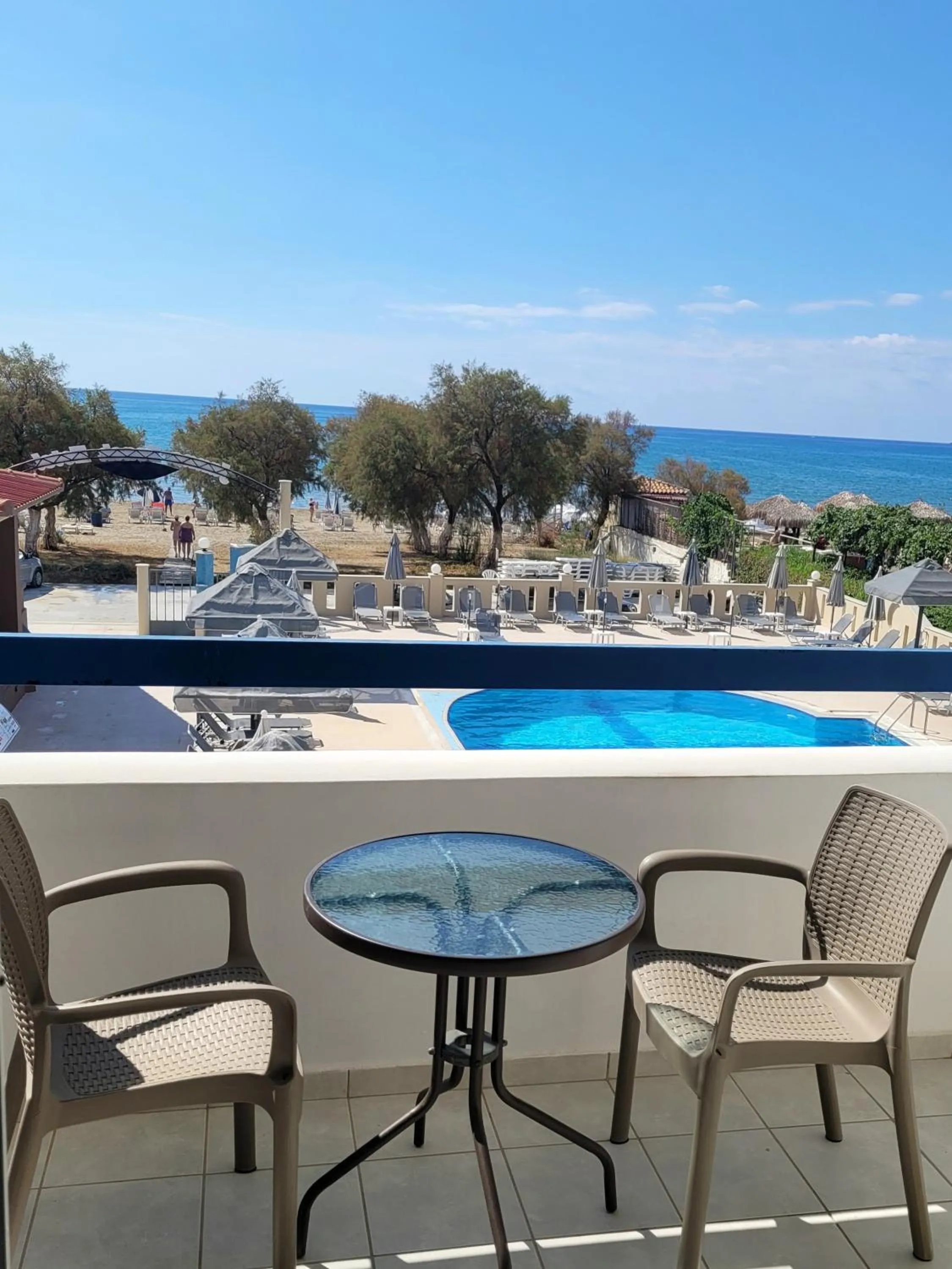 Property building in Jannos Beach hotel