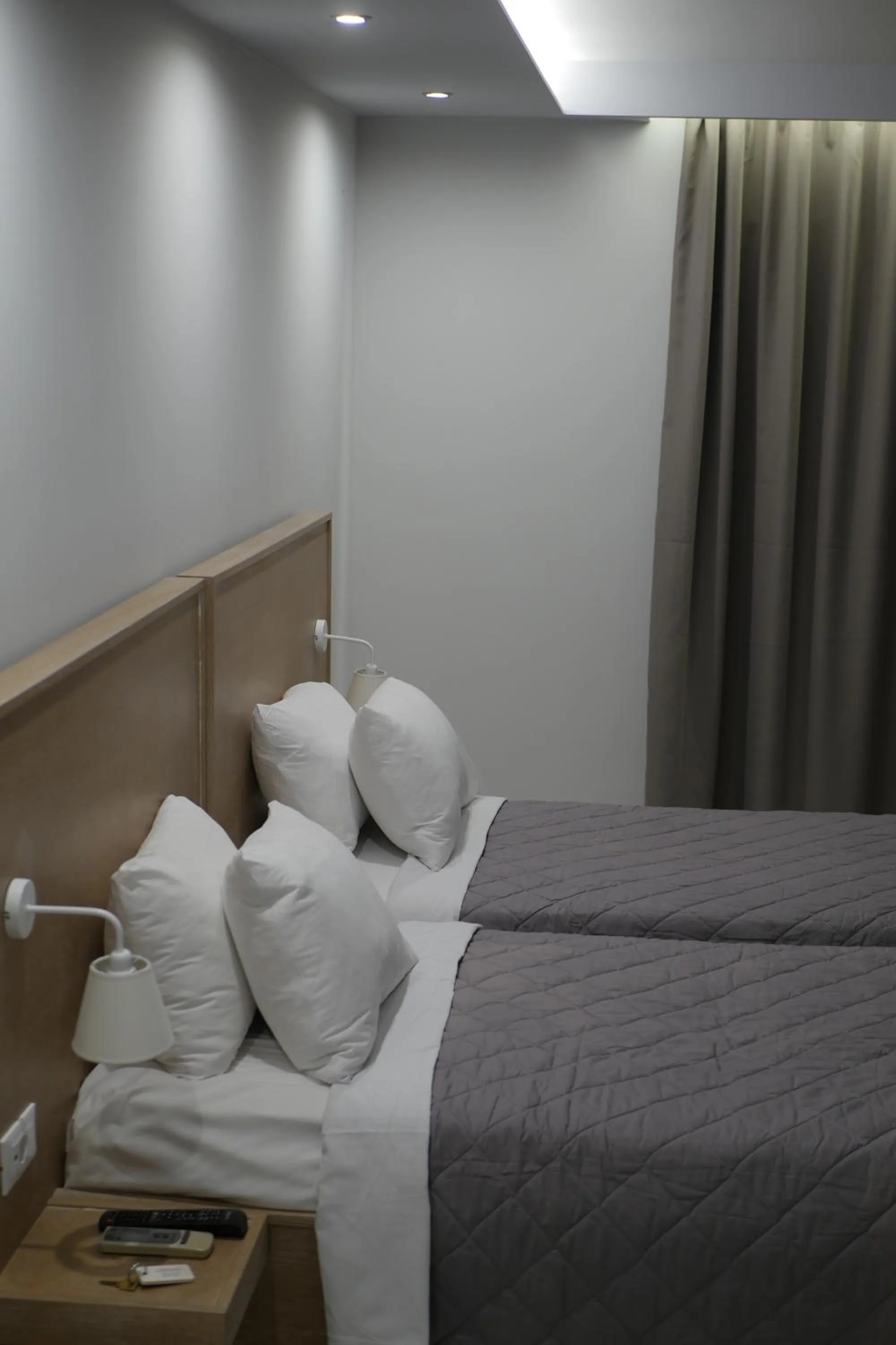 Bedroom, Bed in Jannos Beach hotel