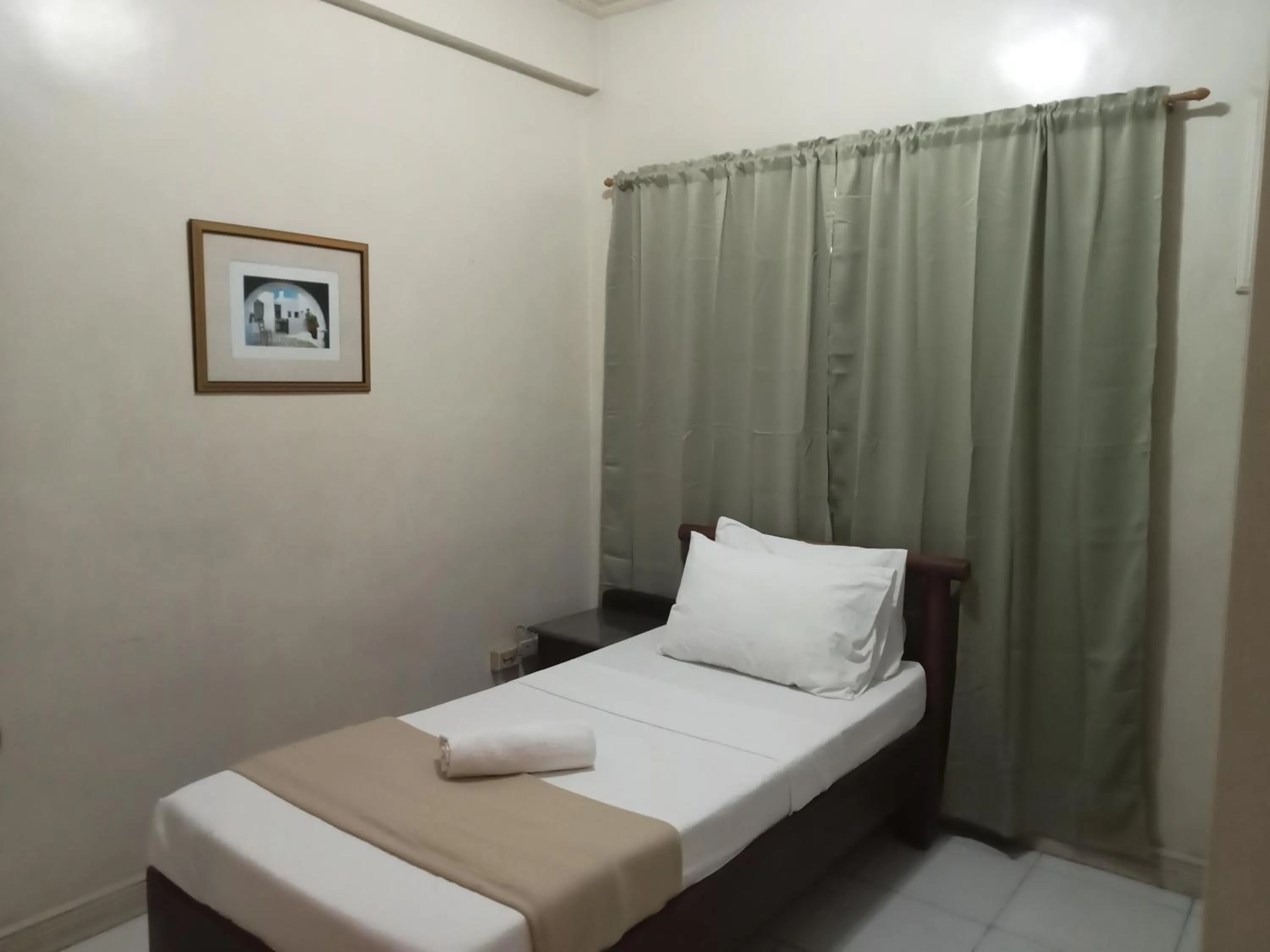 Bed in RedDoorz at Casa Marabella Villamonte Bacolod City