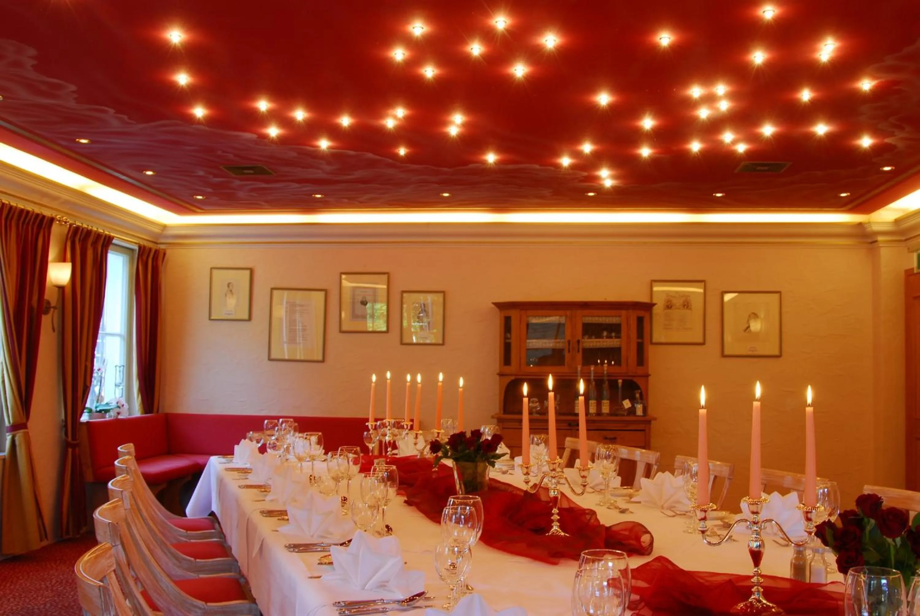 Restaurant/places to eat in Hotel Goldener Knopf