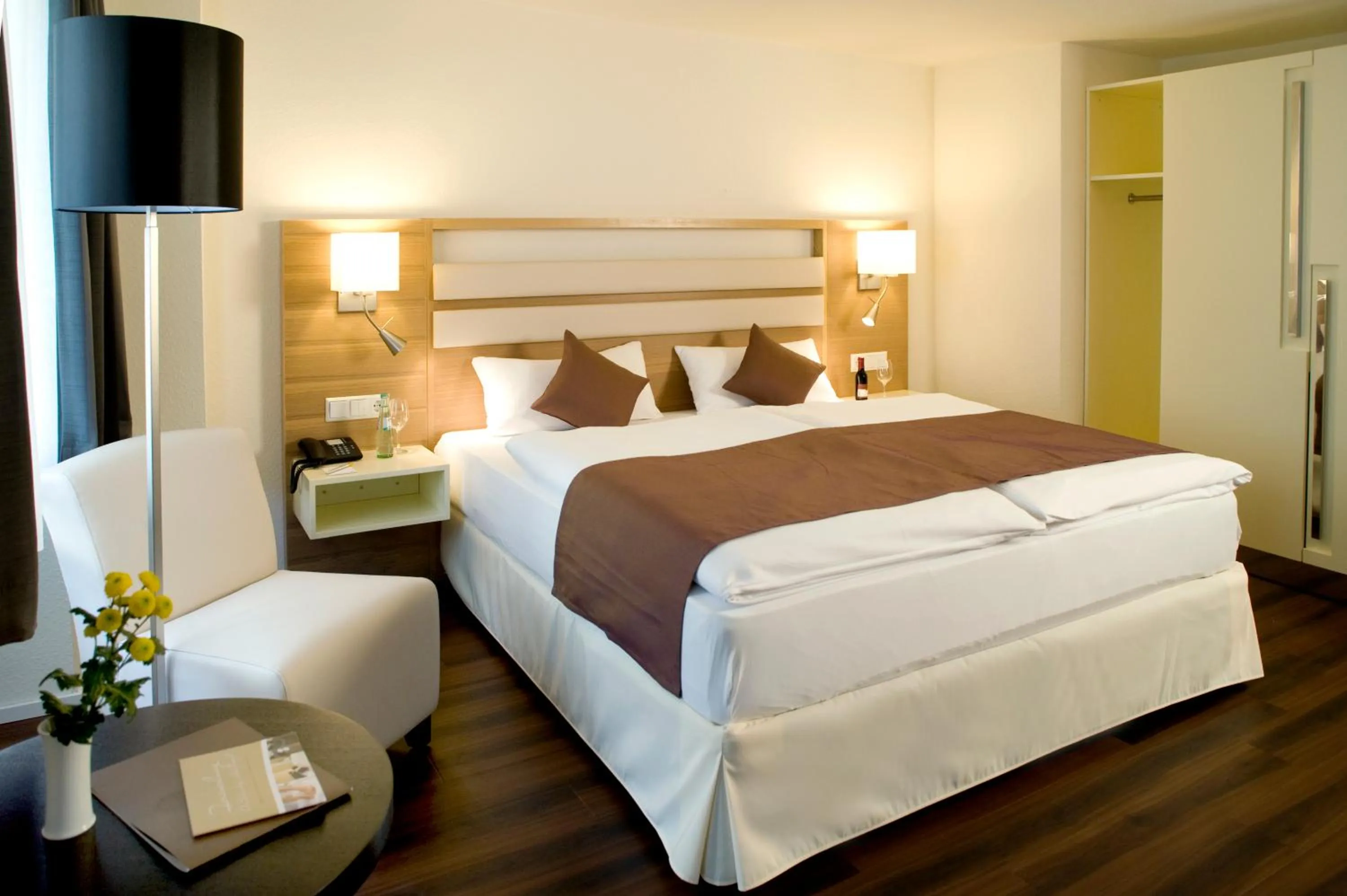 Photo of the whole room, Bed in Hotel Goldener Knopf