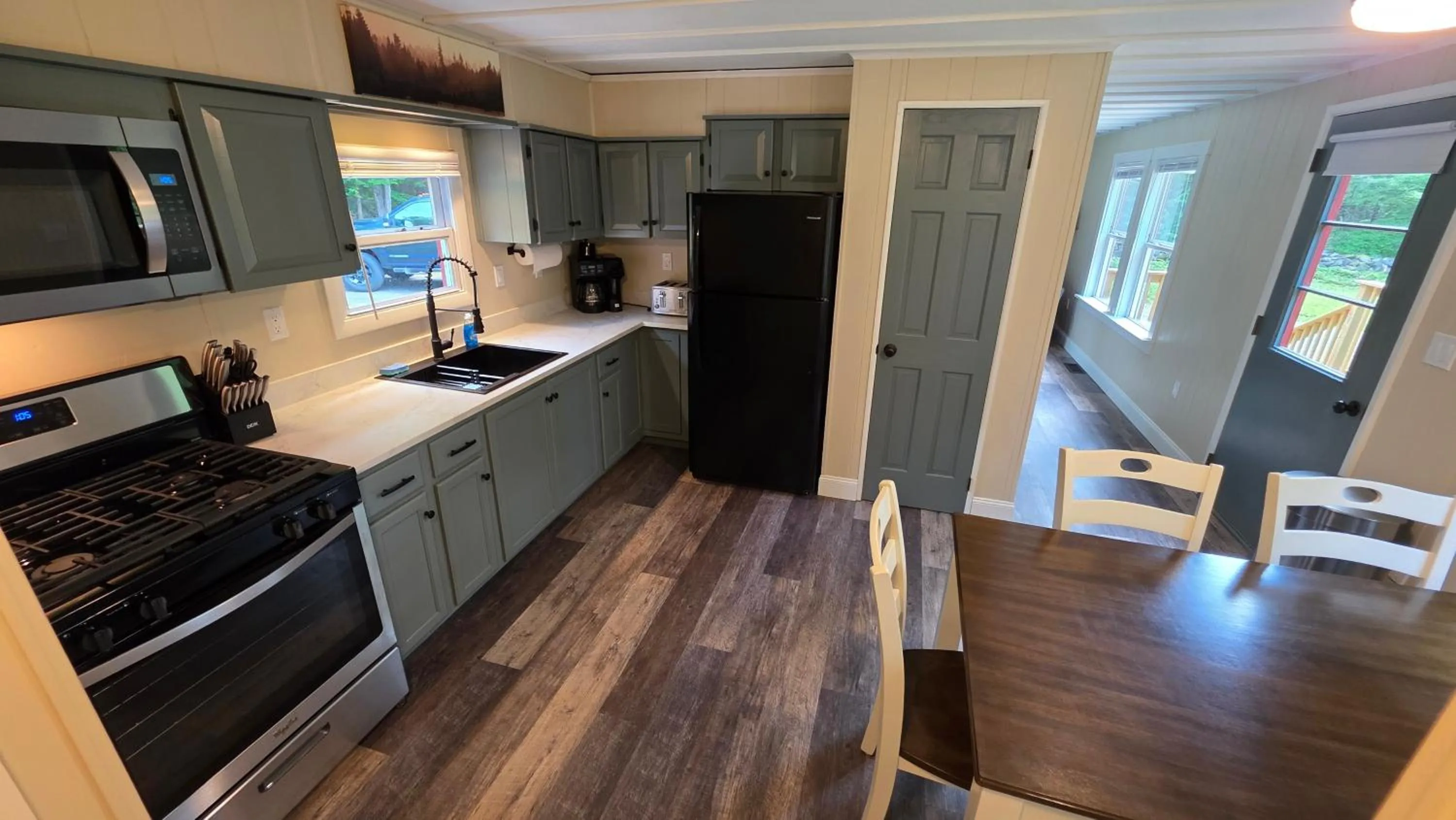 Kitchen or kitchenette in Abbot Trailside Lodging
