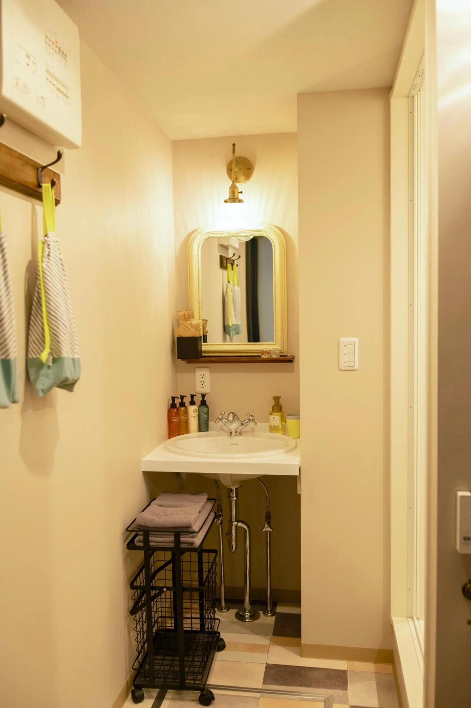 Bathroom in 7 Rooms Hotel & Cafe - 30mins from Disneyland