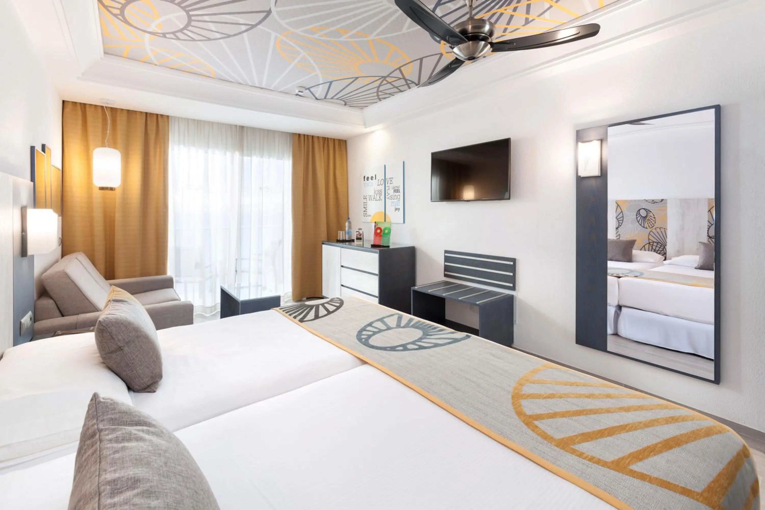 Bed in Hotel Riu Vistamar Gran Canaria - All Inclusive