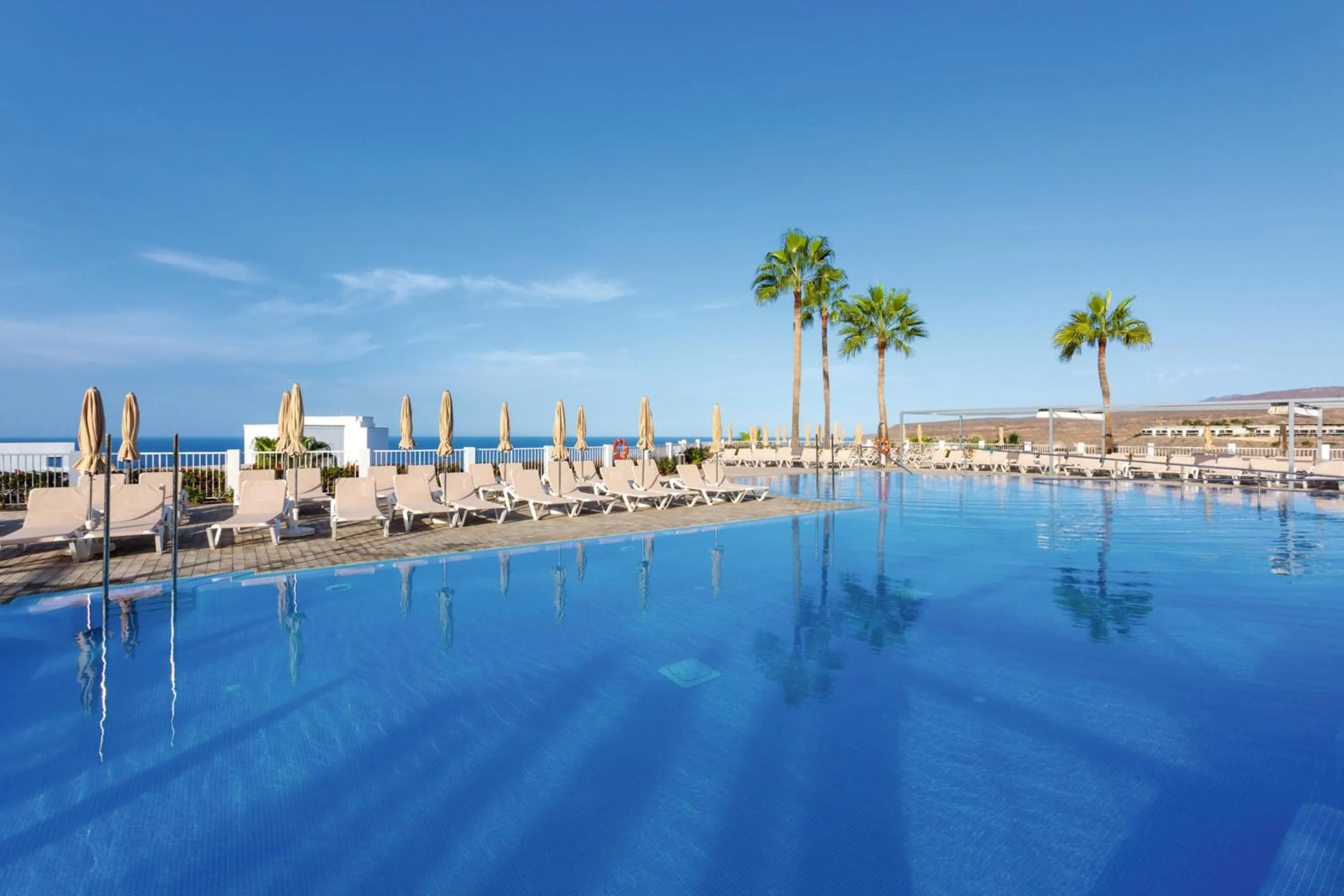 Swimming pool in Hotel Riu Vistamar Gran Canaria - All Inclusive
