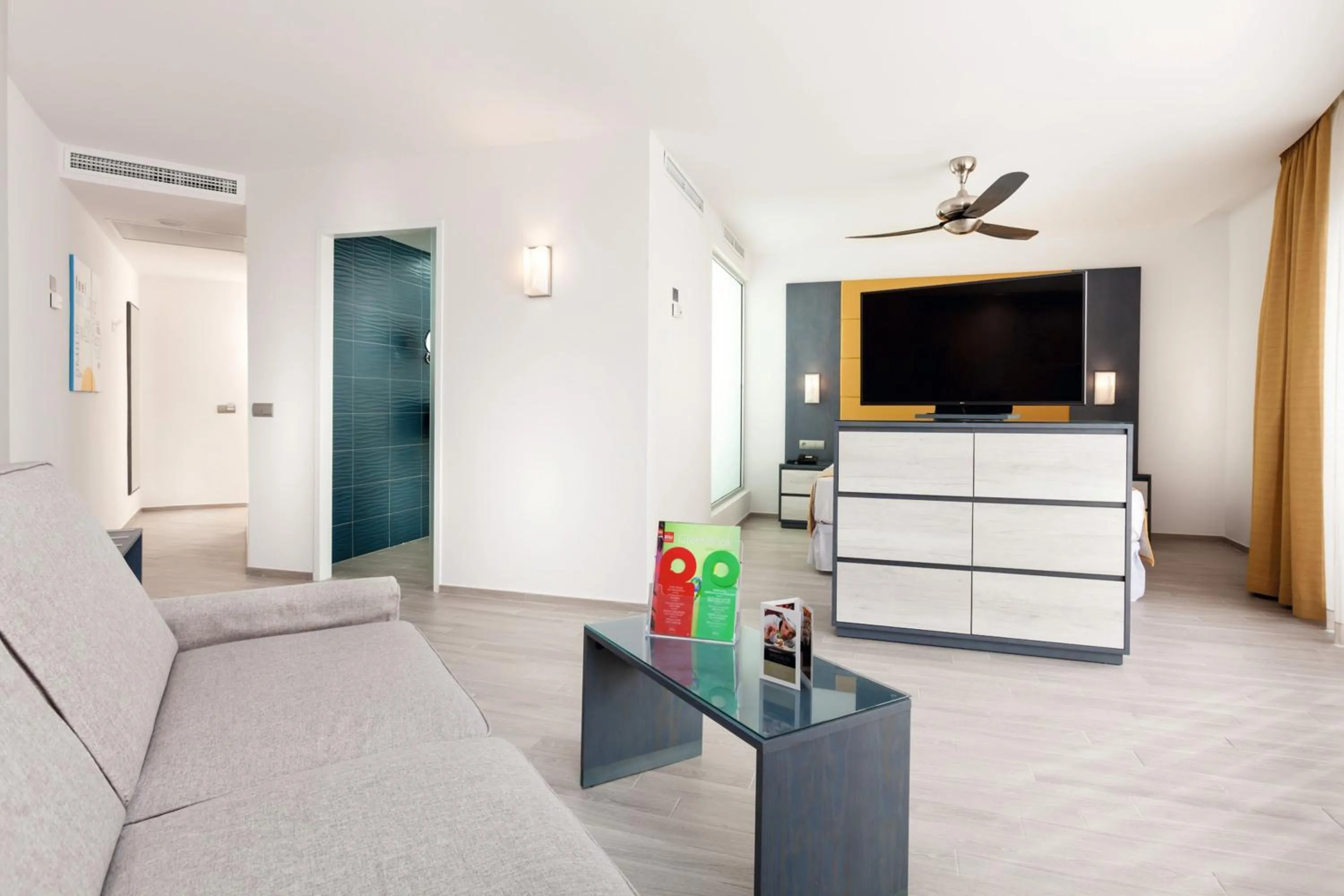 TV and multimedia in Hotel Riu Vistamar Gran Canaria - All Inclusive