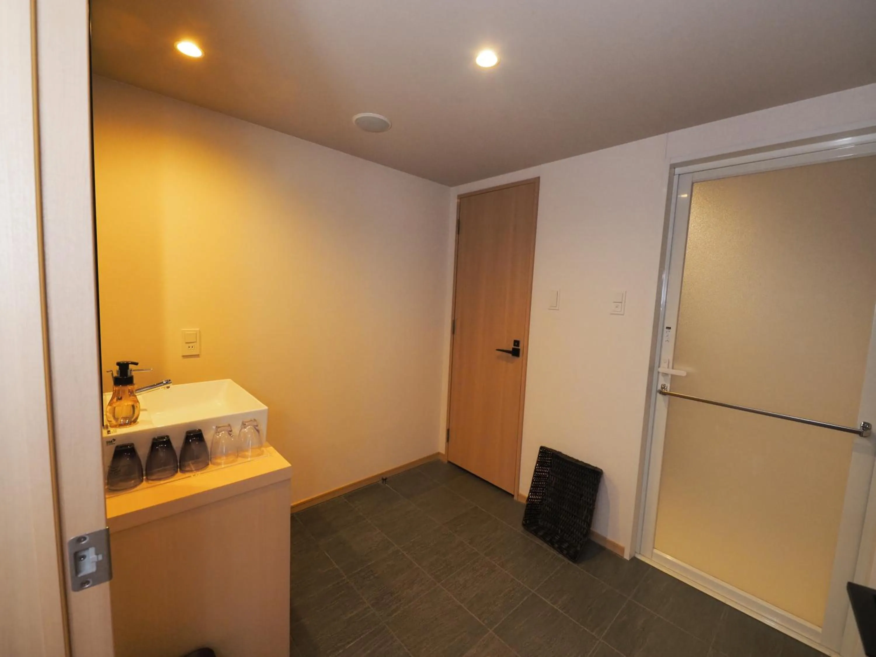 Shower in Henn na Hotel Premier Kyoto Gojo Karasuma -Formerly Watermark Hotel Kyoto-