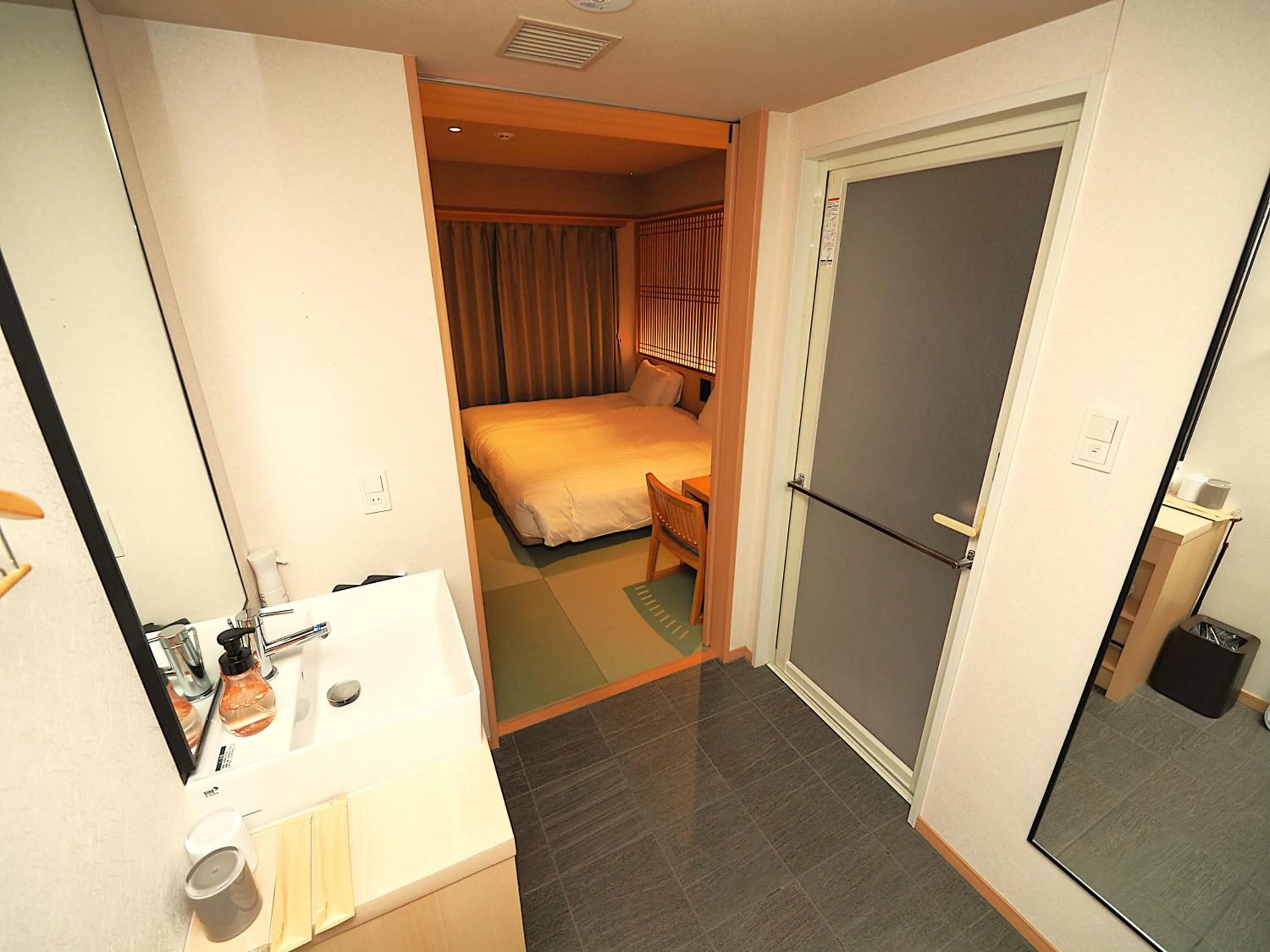 Property building, Bed in Henn na Hotel Premier Kyoto Gojo Karasuma -Formerly Watermark Hotel Kyoto-