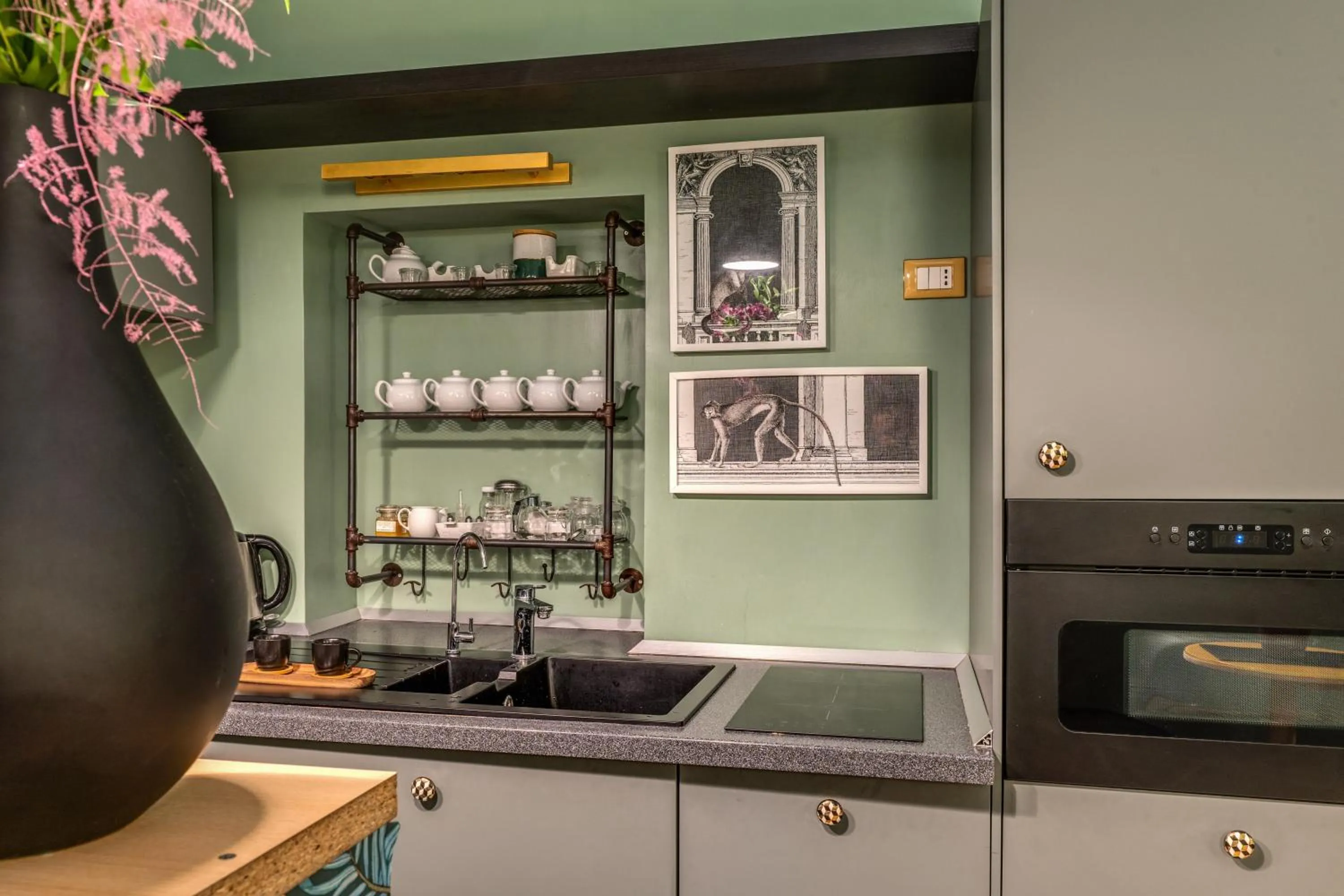 stove in Baboon Room