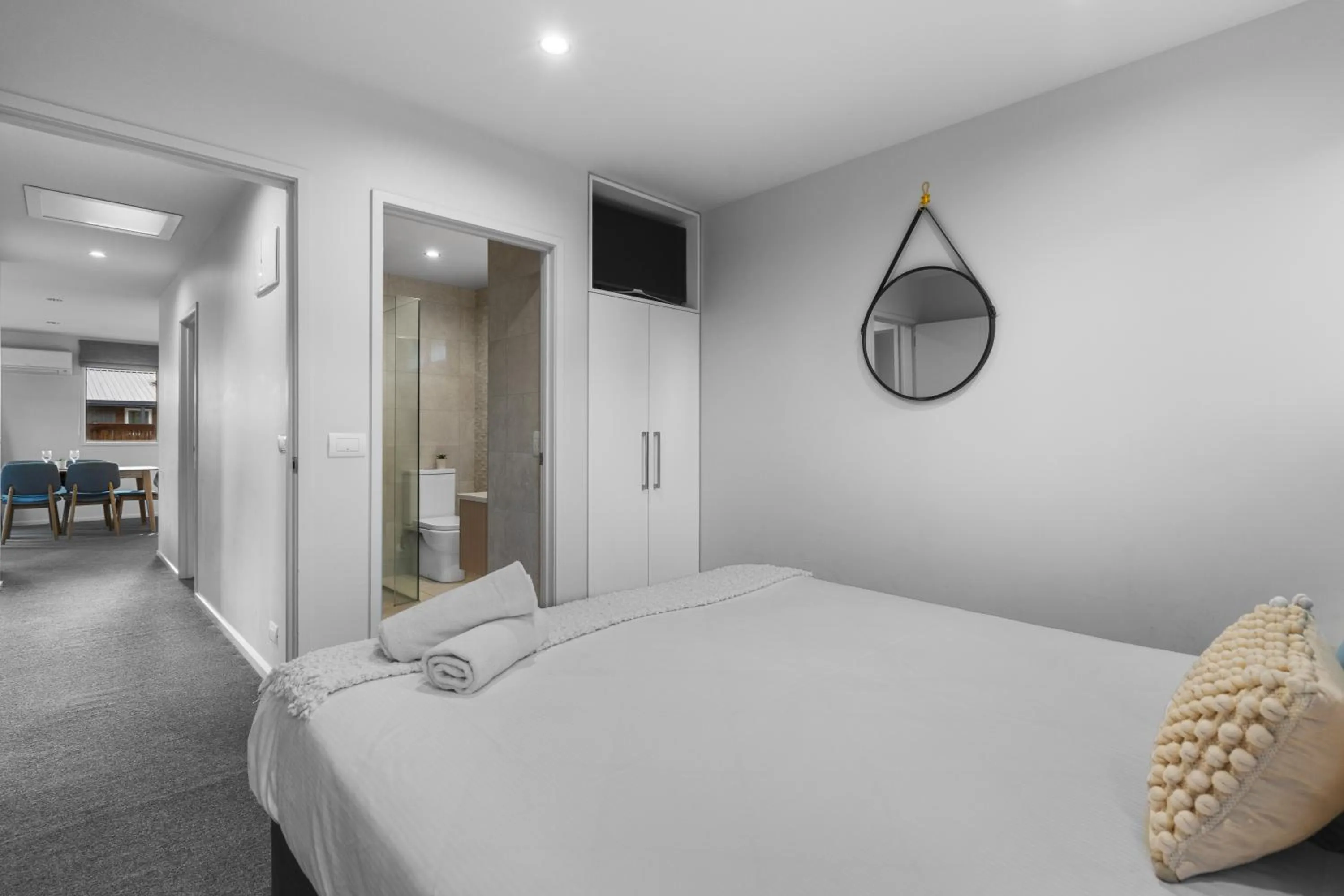 Bedroom, Bed in Tasman Holiday Parks - Te Anau