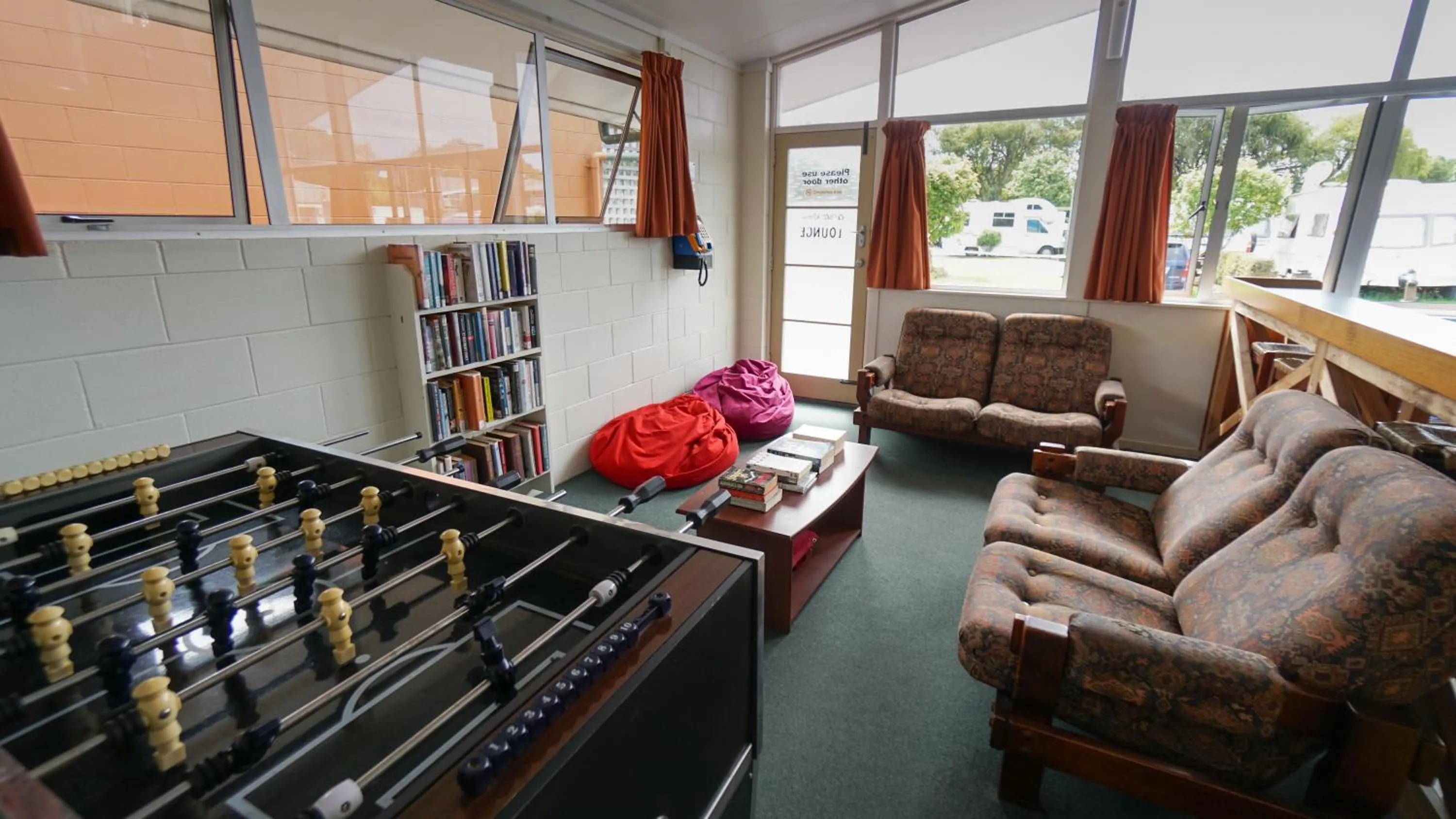 Communal lounge/ TV room in Whangarei Central Holiday Park