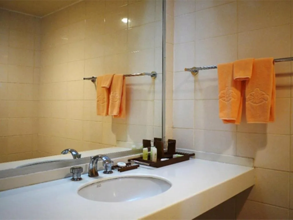 Bathroom in Solomon Kitano Mendana Hotel