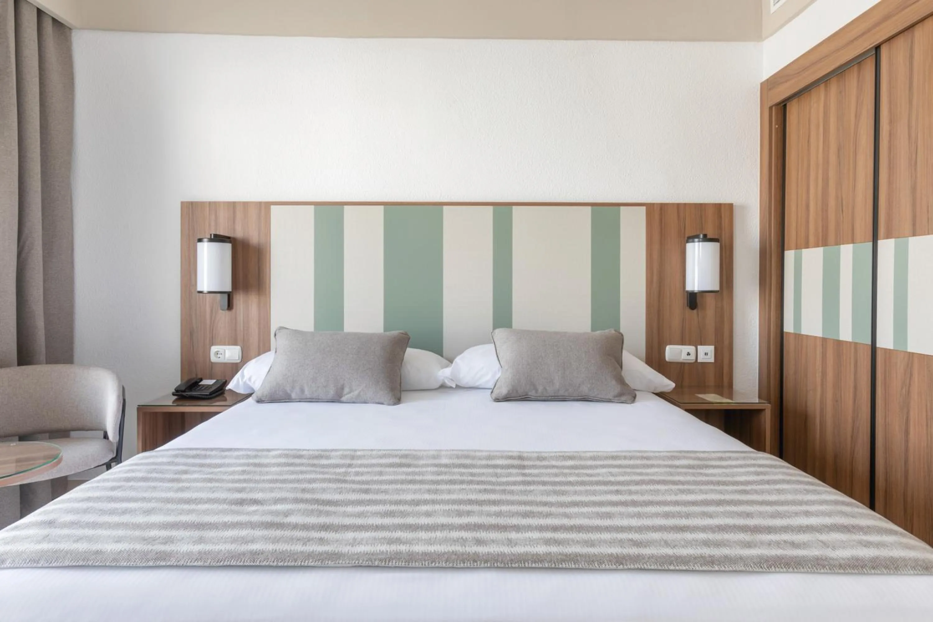 Photo of the whole room, Bed in Hotel Riu Paraiso Lanzarote - All Inclusive