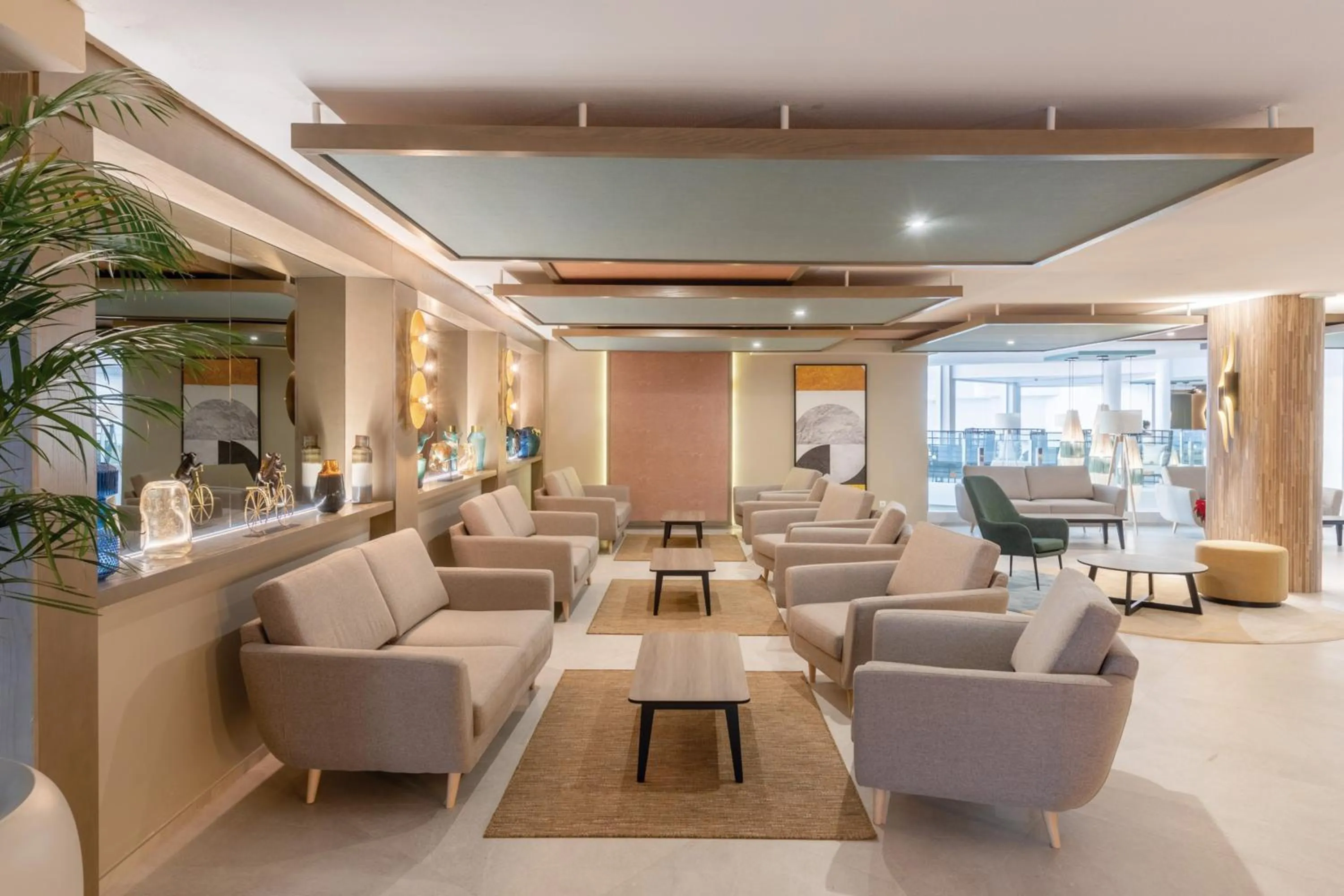 Lounge or bar in Hotel Riu Paraiso Lanzarote - All Inclusive