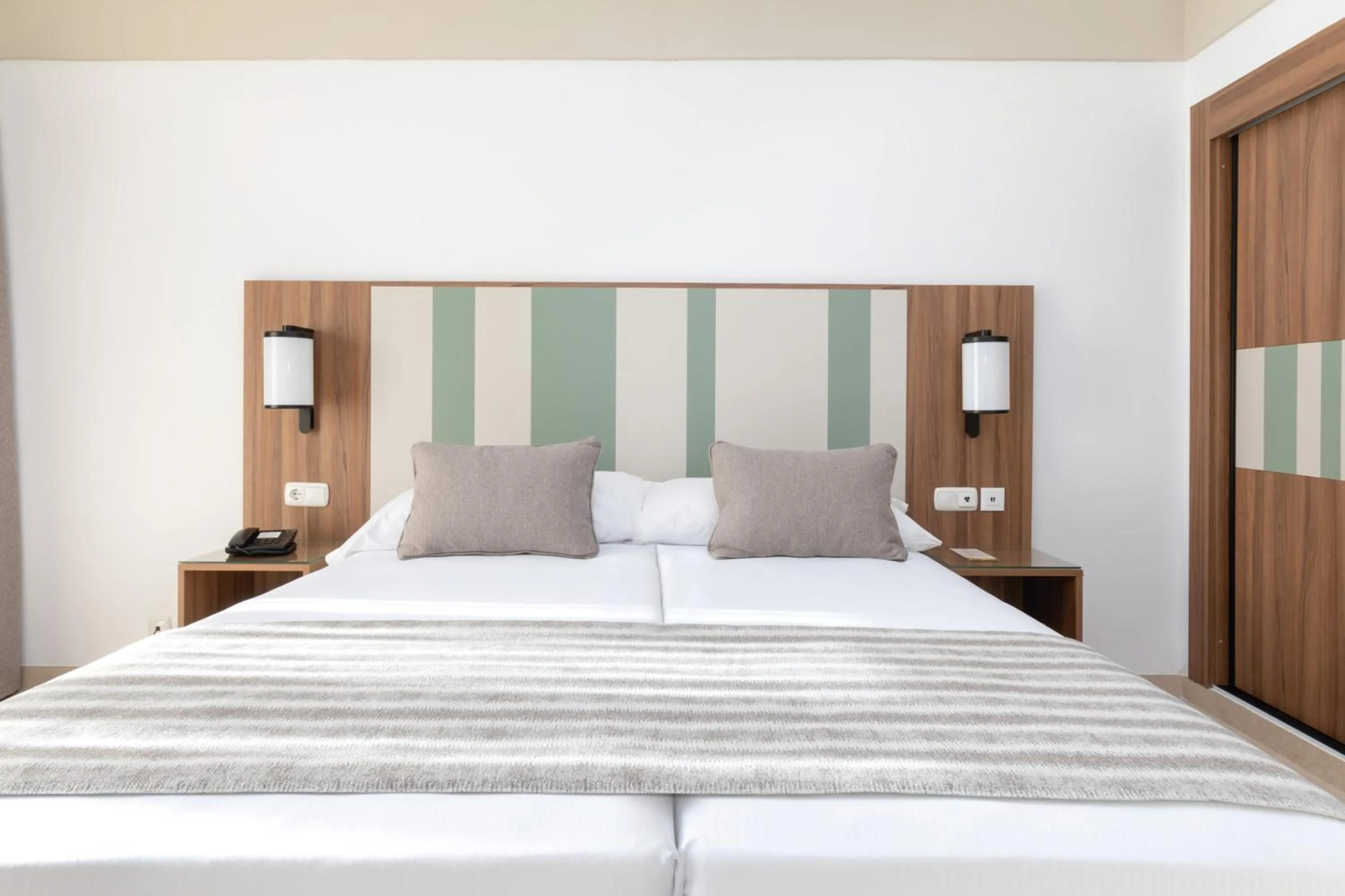 Bed in Hotel Riu Paraiso Lanzarote - All Inclusive